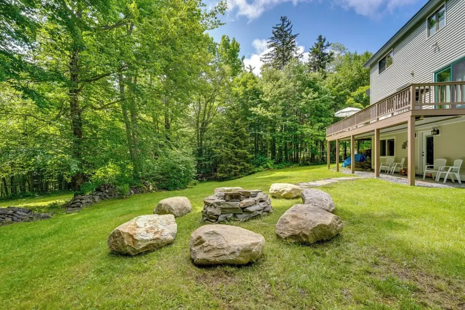 Relaxing Home Mins From Mt Snow, Hiking, & Lakes