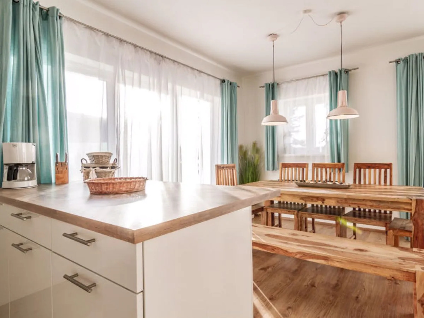 Lakeside Village 12516