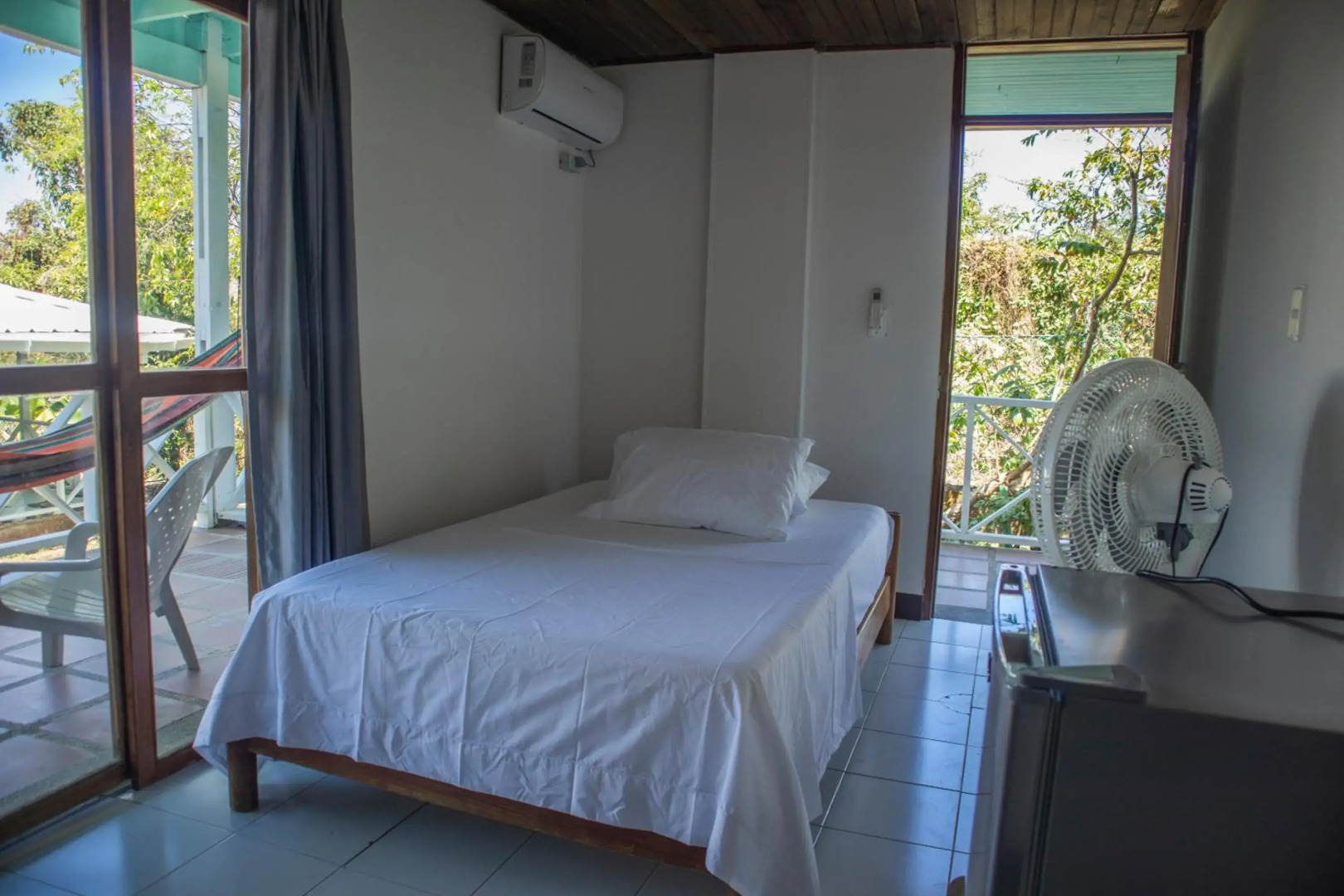 South West Bay Cabañas