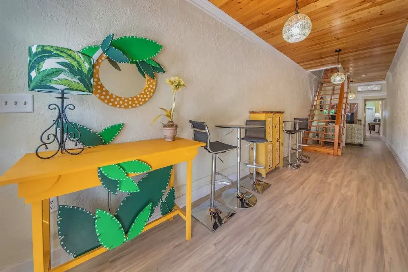 Stroll Into Town: Cozy Apartment in Kilmarnock