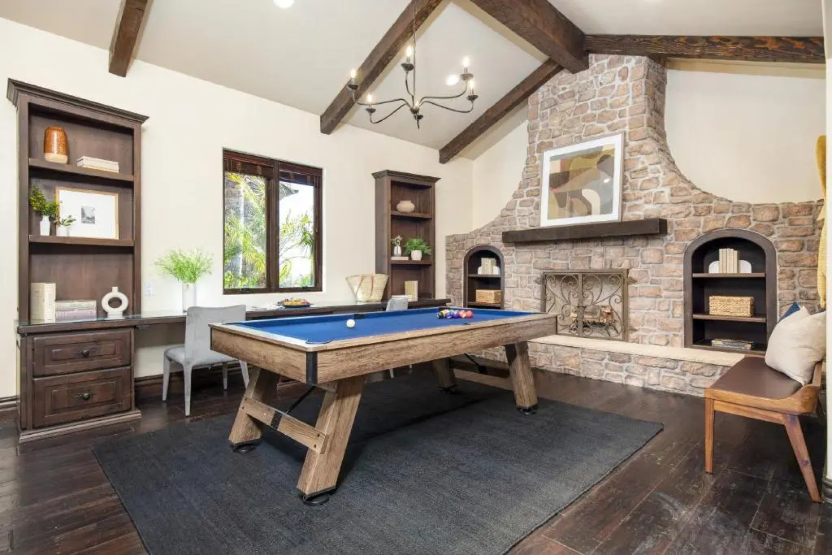 Sky Lantern by AvantStay Stunning Oasis w Pool Hot Tubs Volley Ball Court Home Office