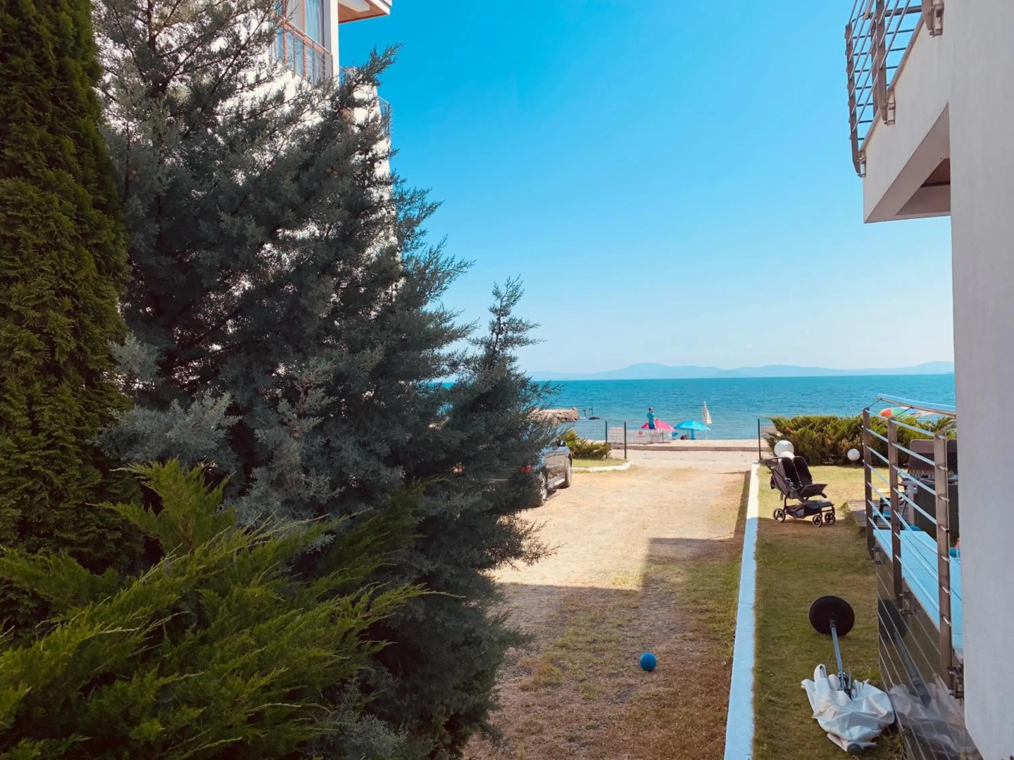 White Sails Apartments