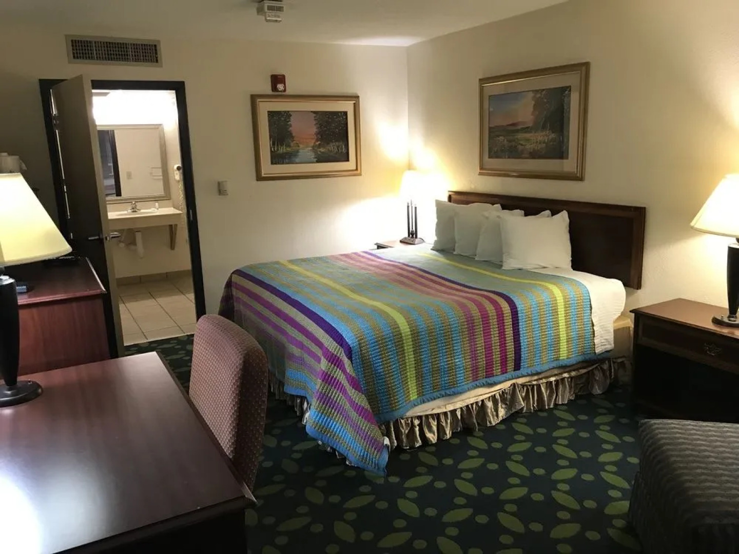 Haven Hotel By OYO Jonesboro University Area