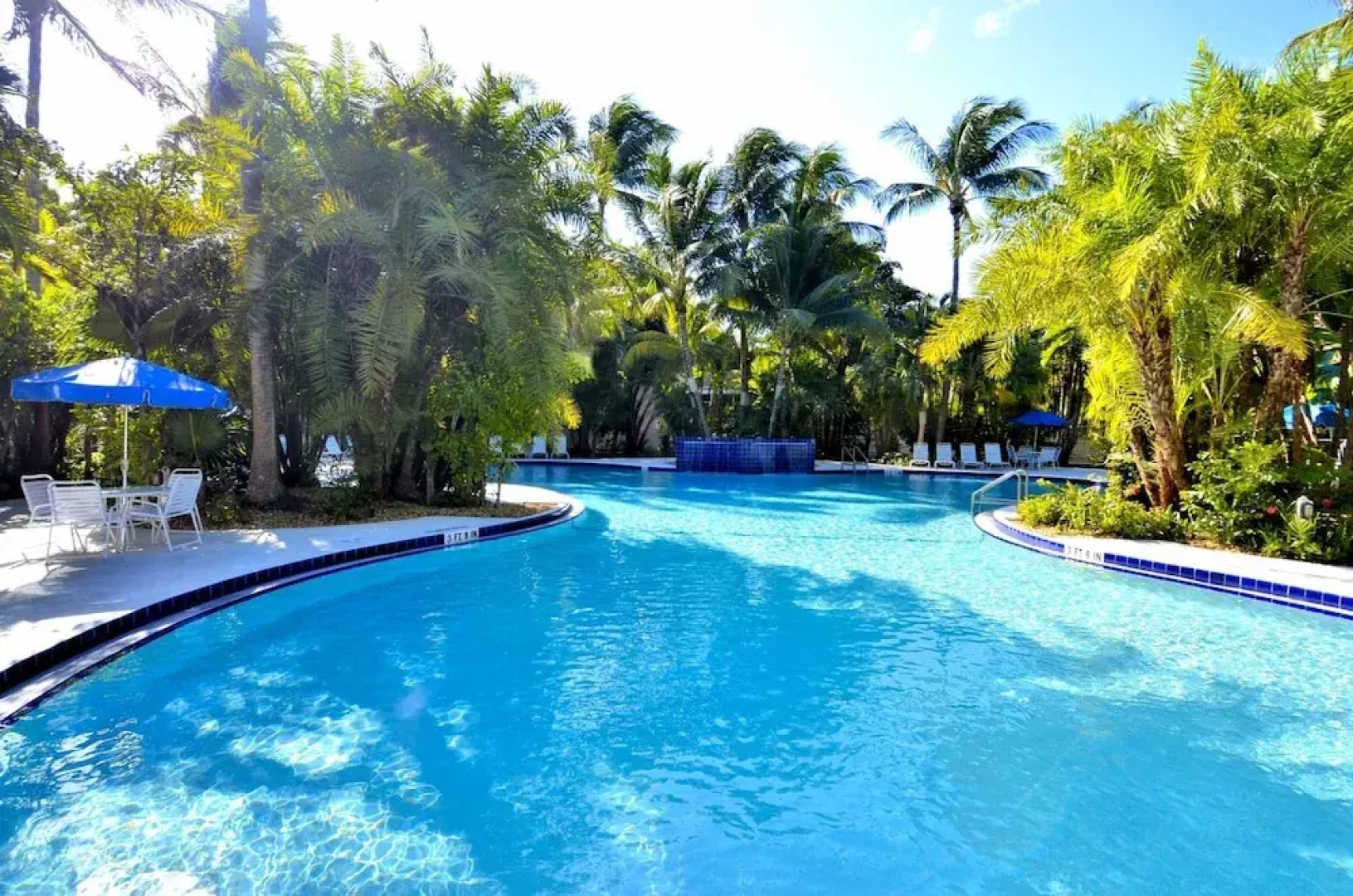 Keys to Paradise by Avantstay Balcony Pool Golf