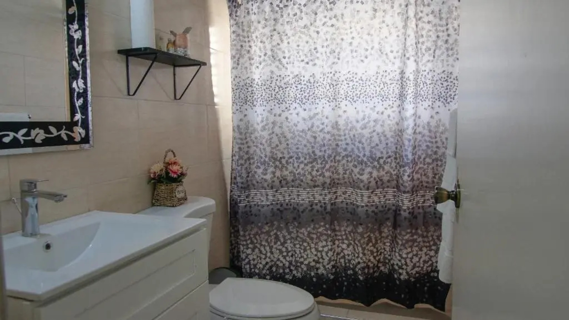 876 JA Oasis by Kingston Airport