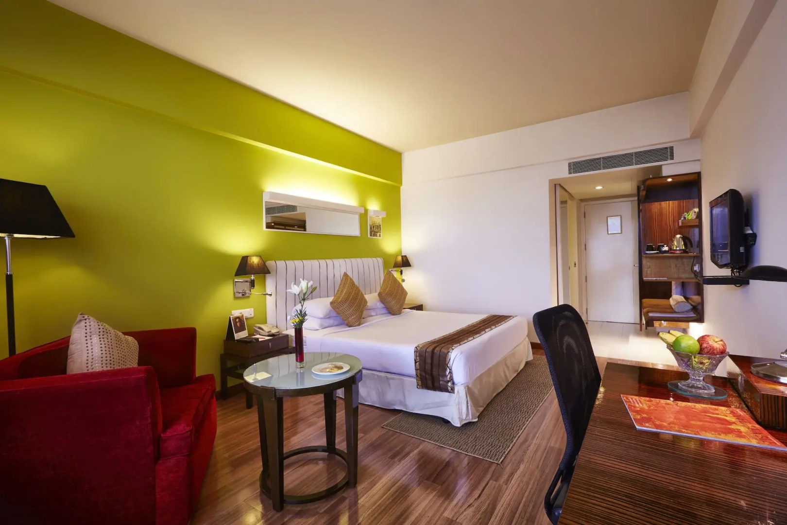 Vivanta Vijayawada, MG Road
