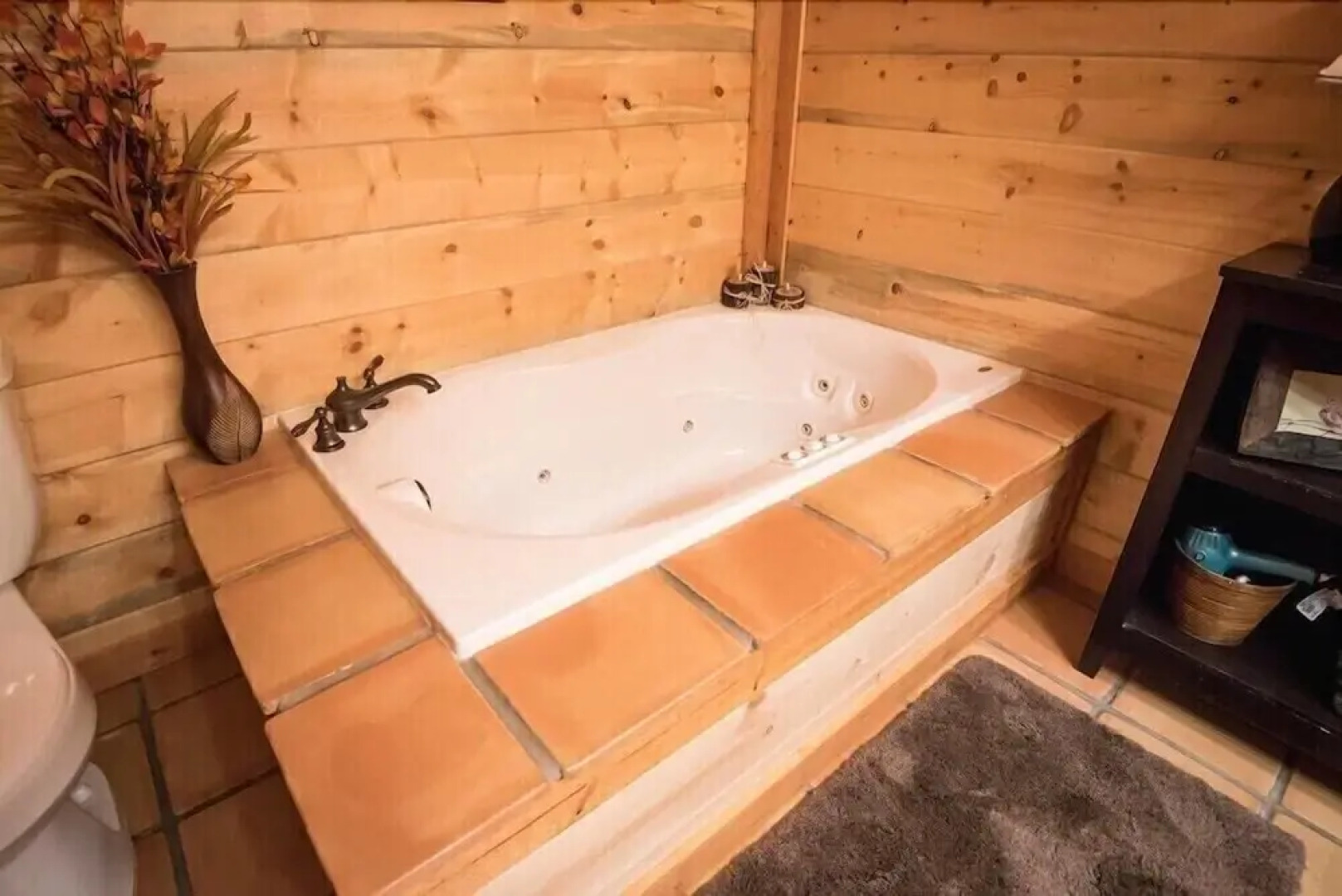 Sugar Bear Lodge With Hot Tub and Free Wifi by Redawning