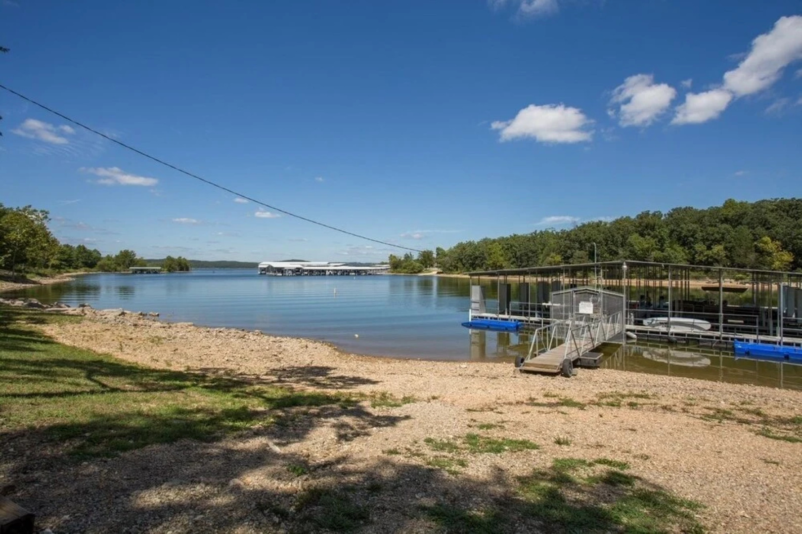 Condo A-7 3 Bedroom Condo by Redawning
