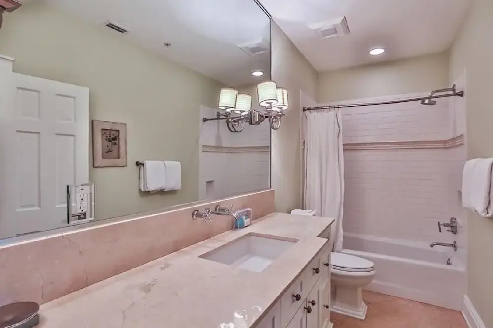 SIMMONS TOWNHOUSE 4 Bedroom Holiday Home by Five Star Properties