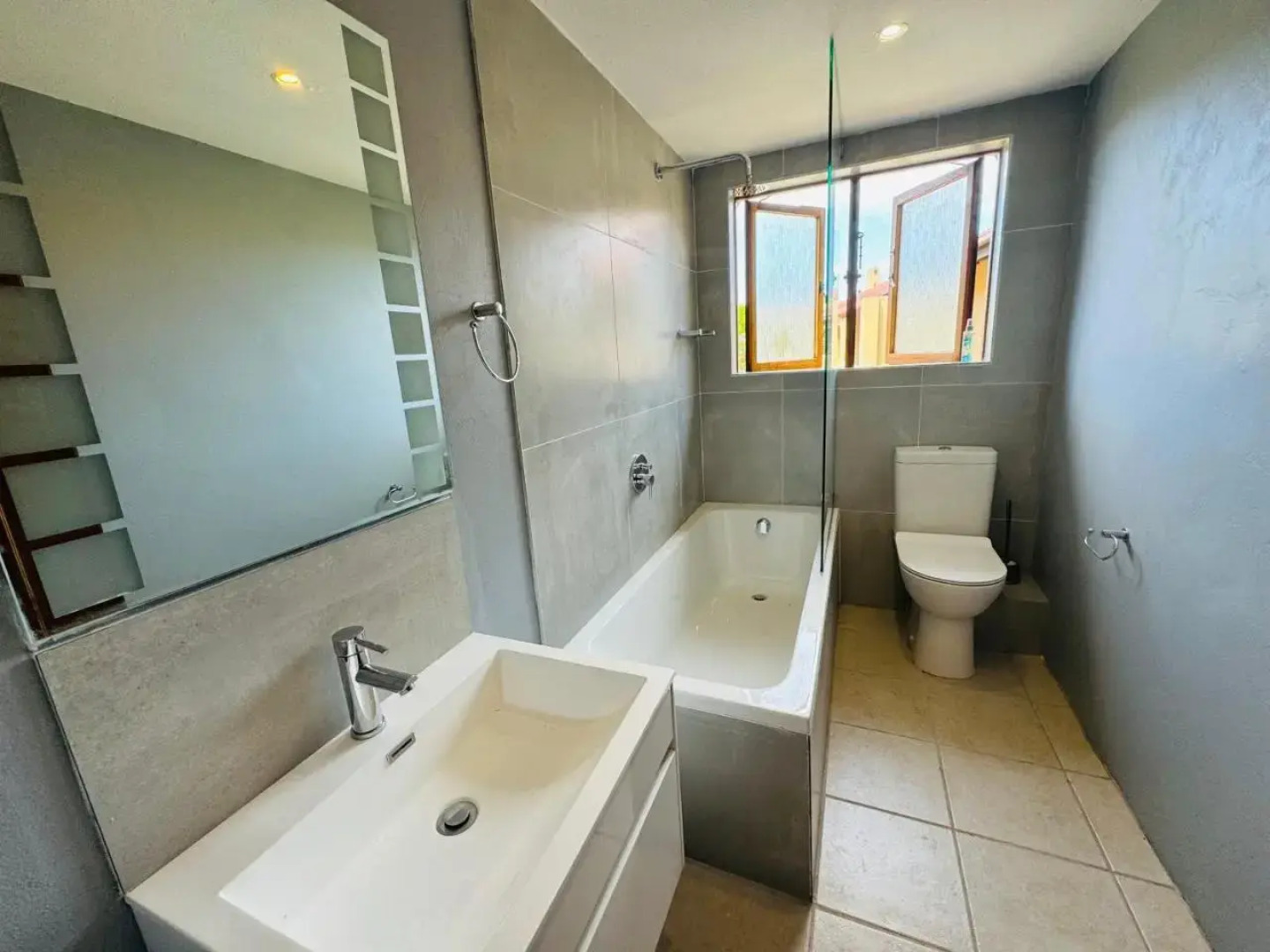 12 Bay Sands (Adults Only)