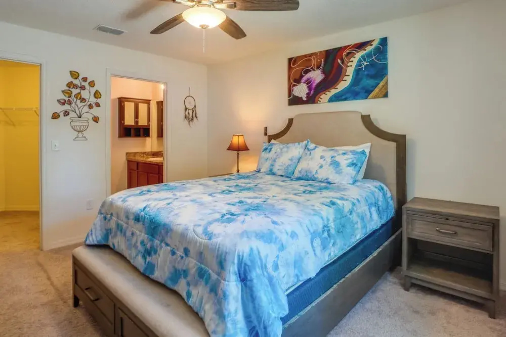 Tavares Retreat w/ Covered Patio & Private Yard