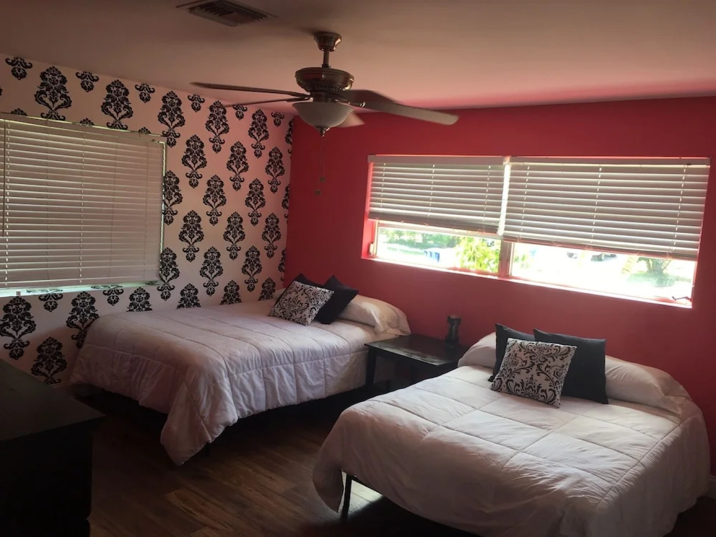 2 Master Suites Pool Home