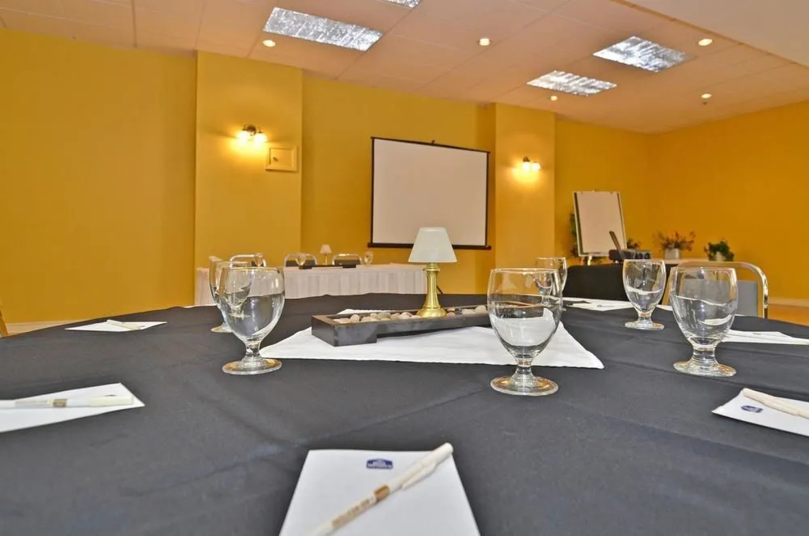 Days Inn & Conference Centre Renfrew Centre