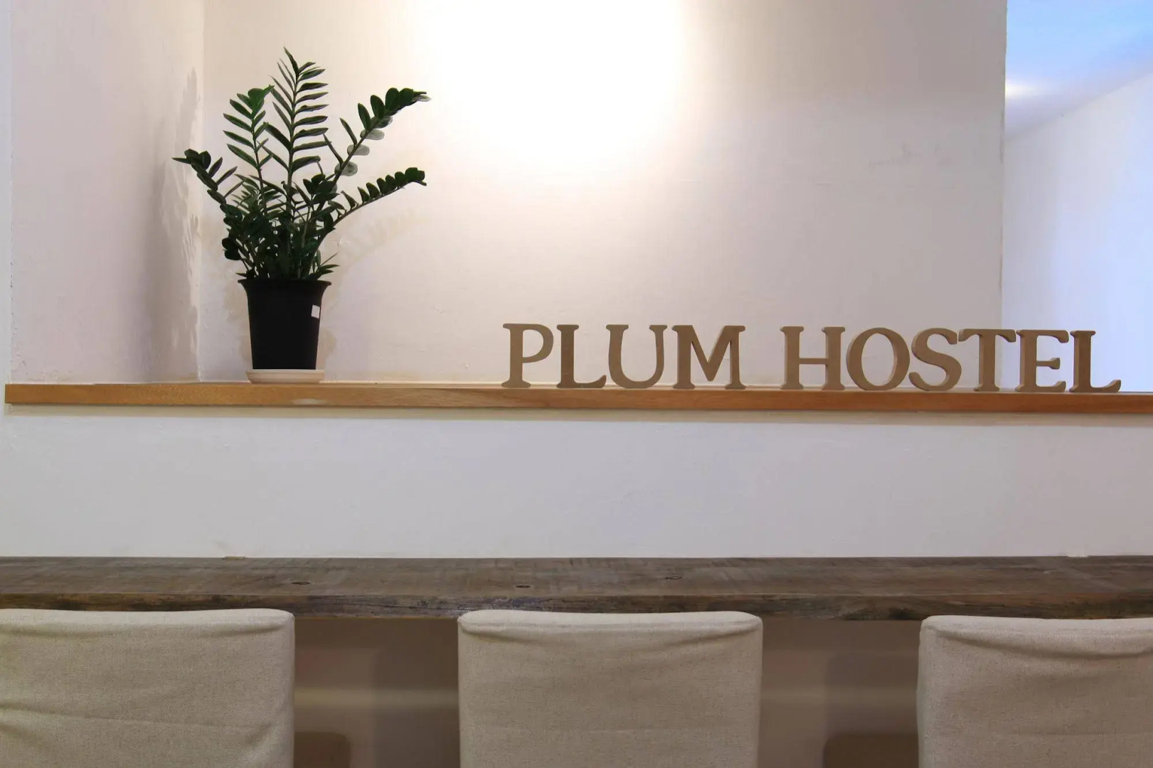 plumhostel