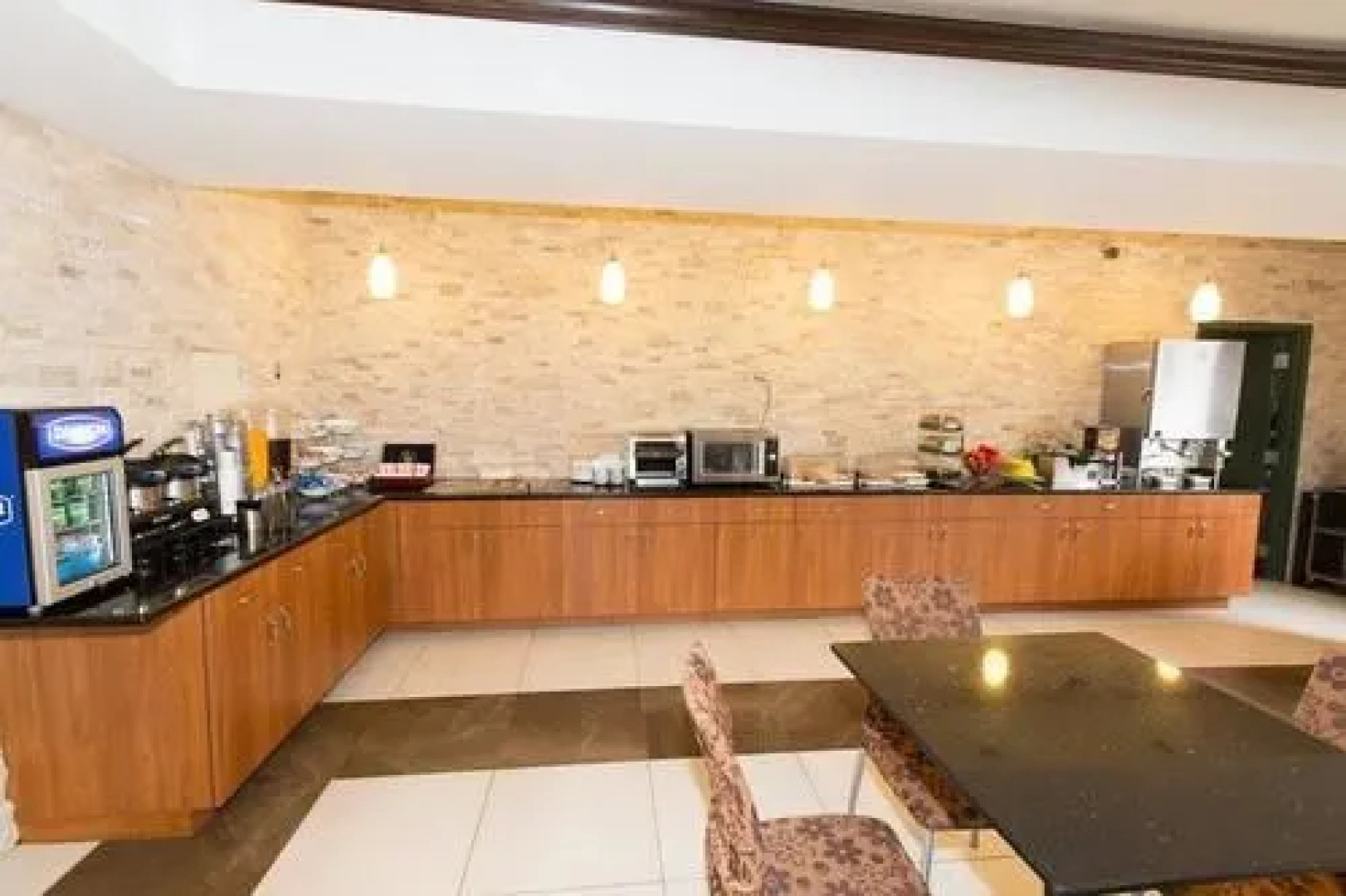 Best Western Plus Oakbrook Inn