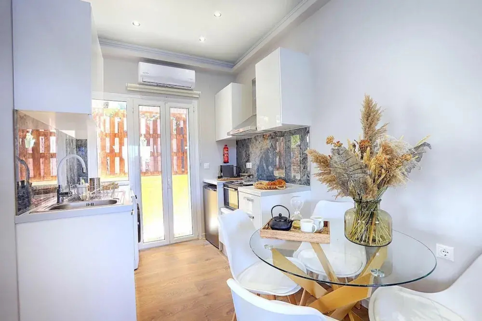 Vostalo apartments by Kassiopi's Sea