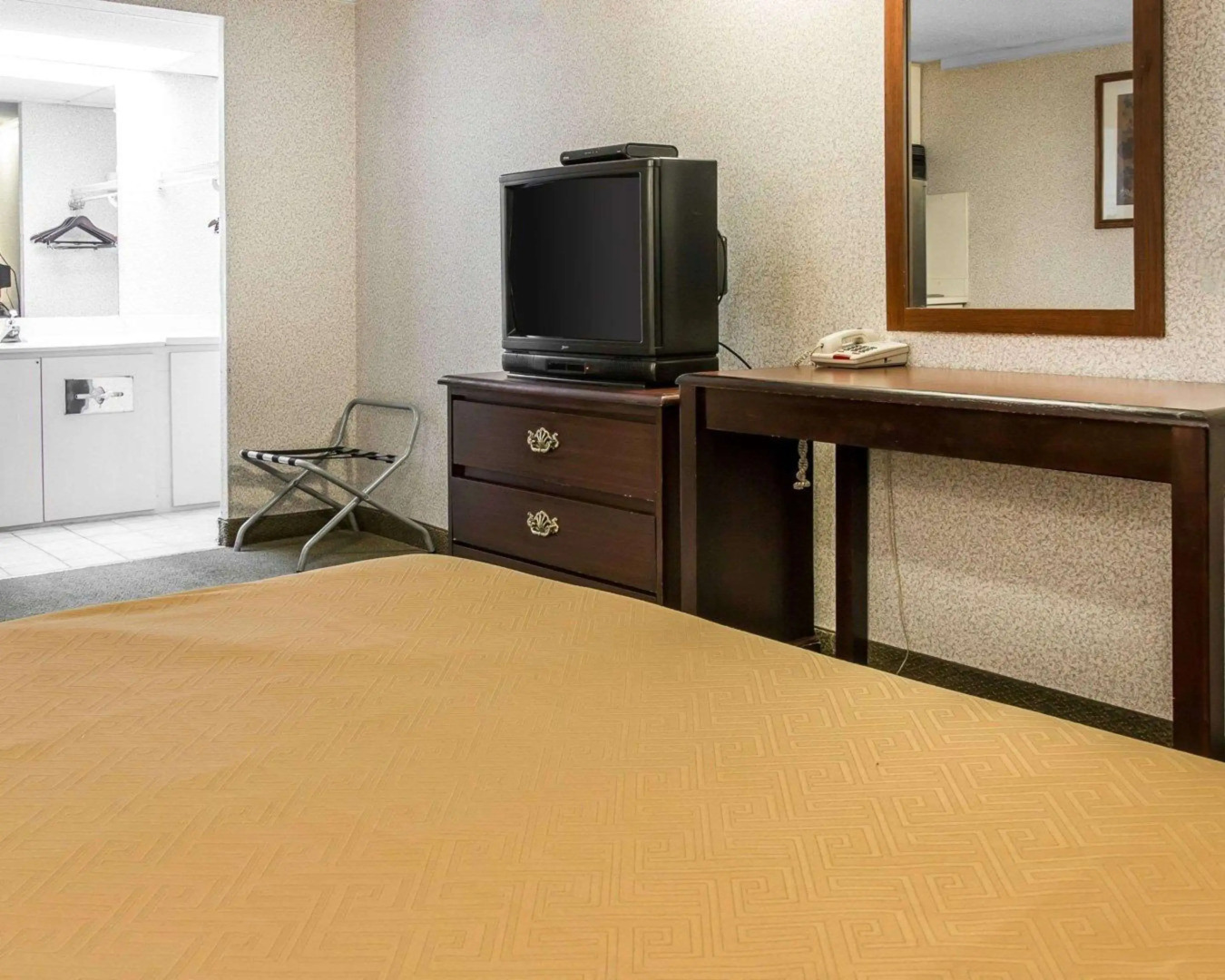 Rodeway Inn Madison Heights - Detroit