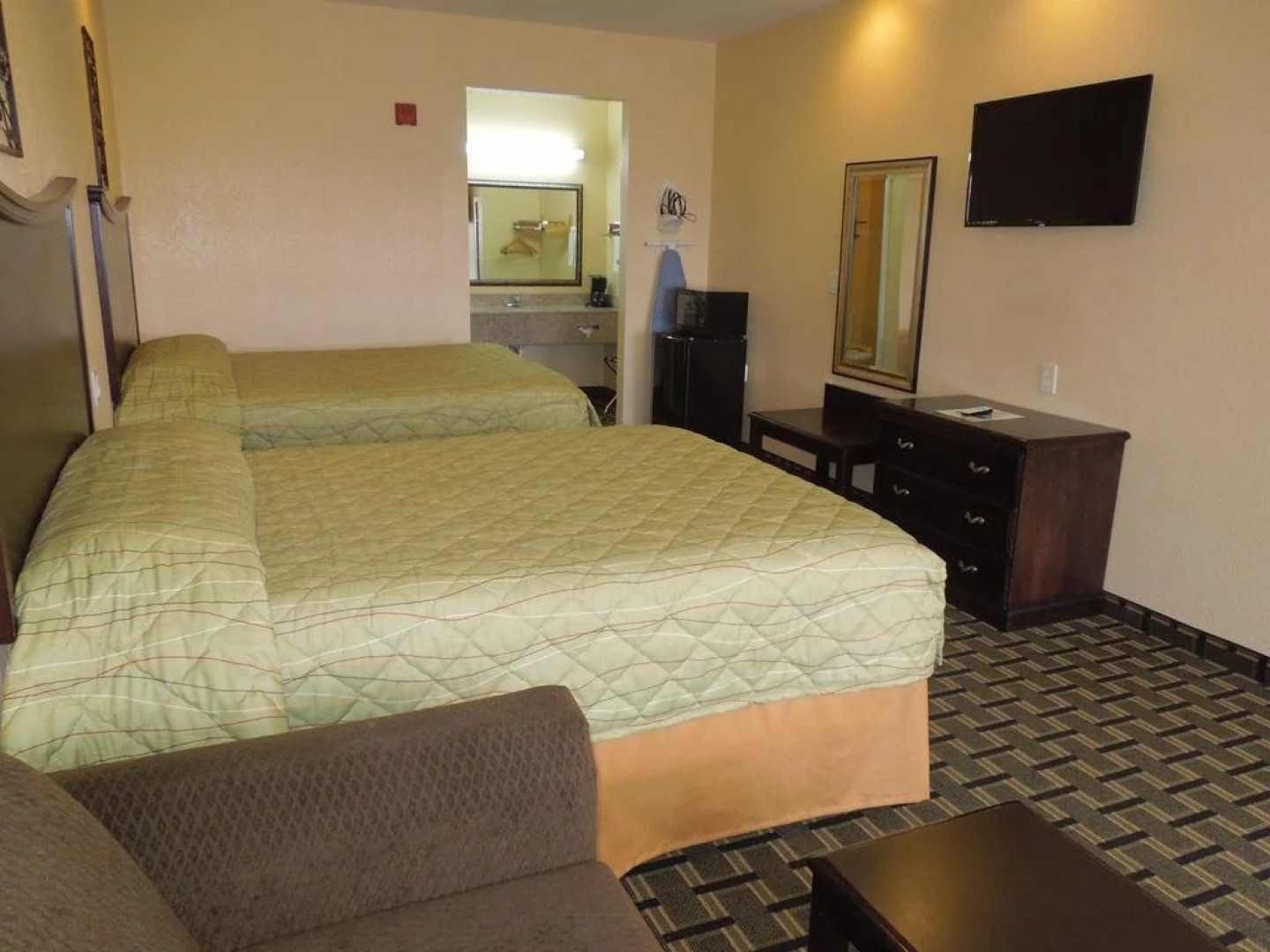 Homegate Inn and Suites