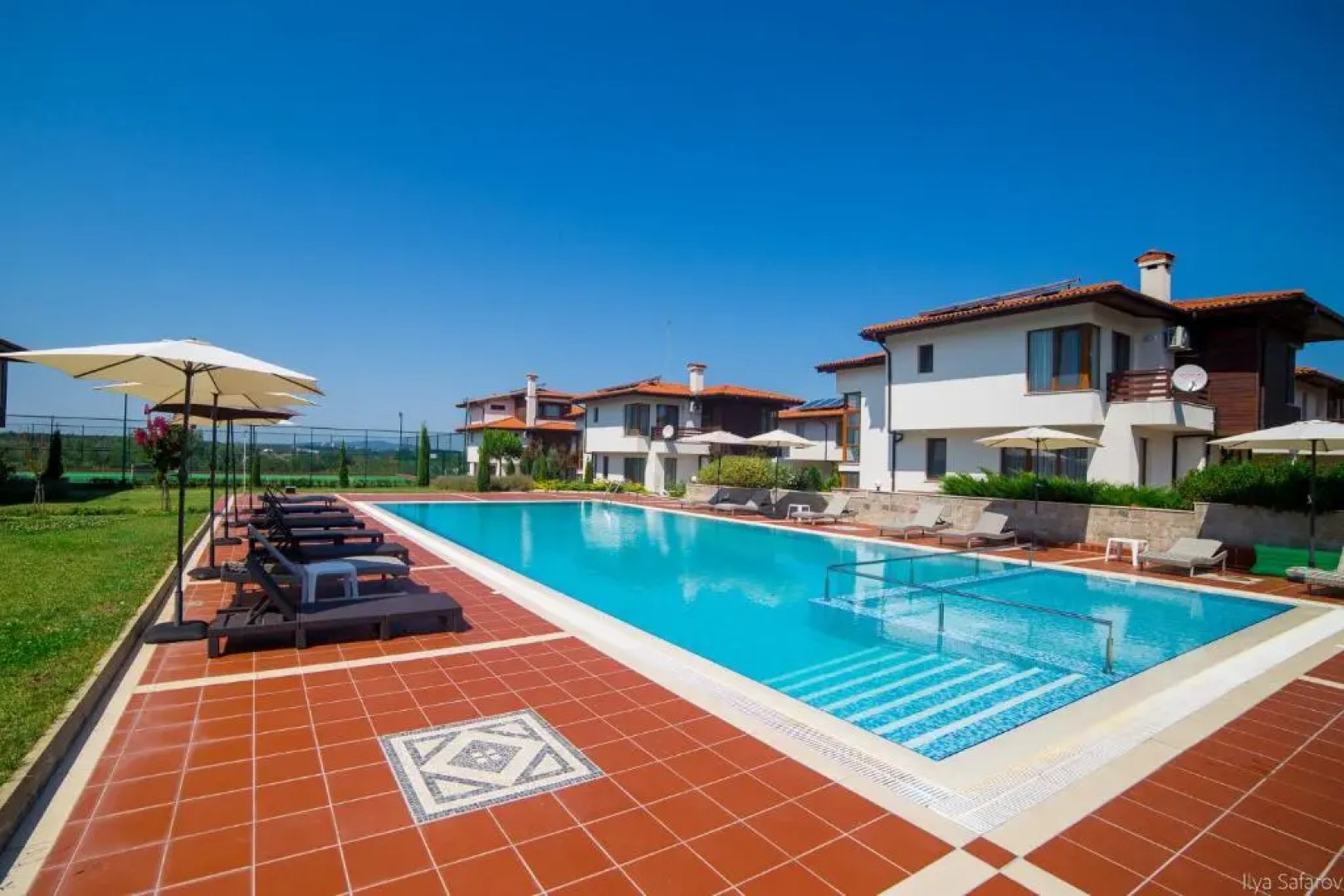 Villas in Complex Trakiyskiy Bryag