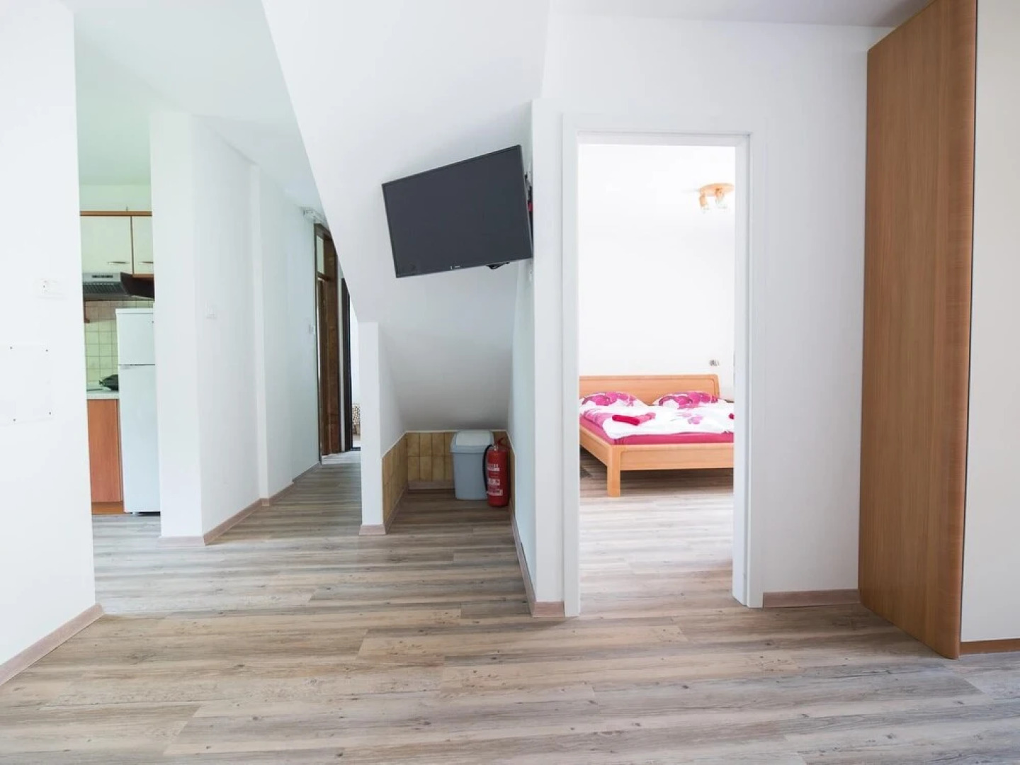 Apartments and rooms Nataša 2