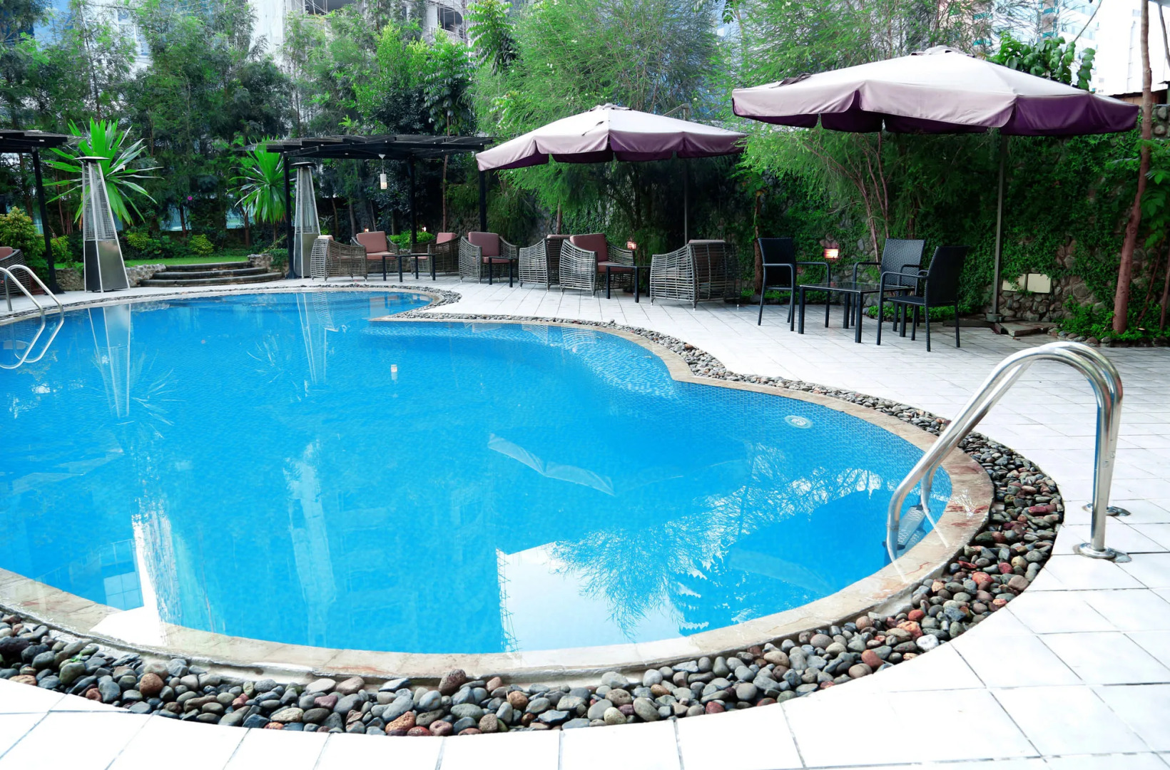 Monarch Parkview Hotel