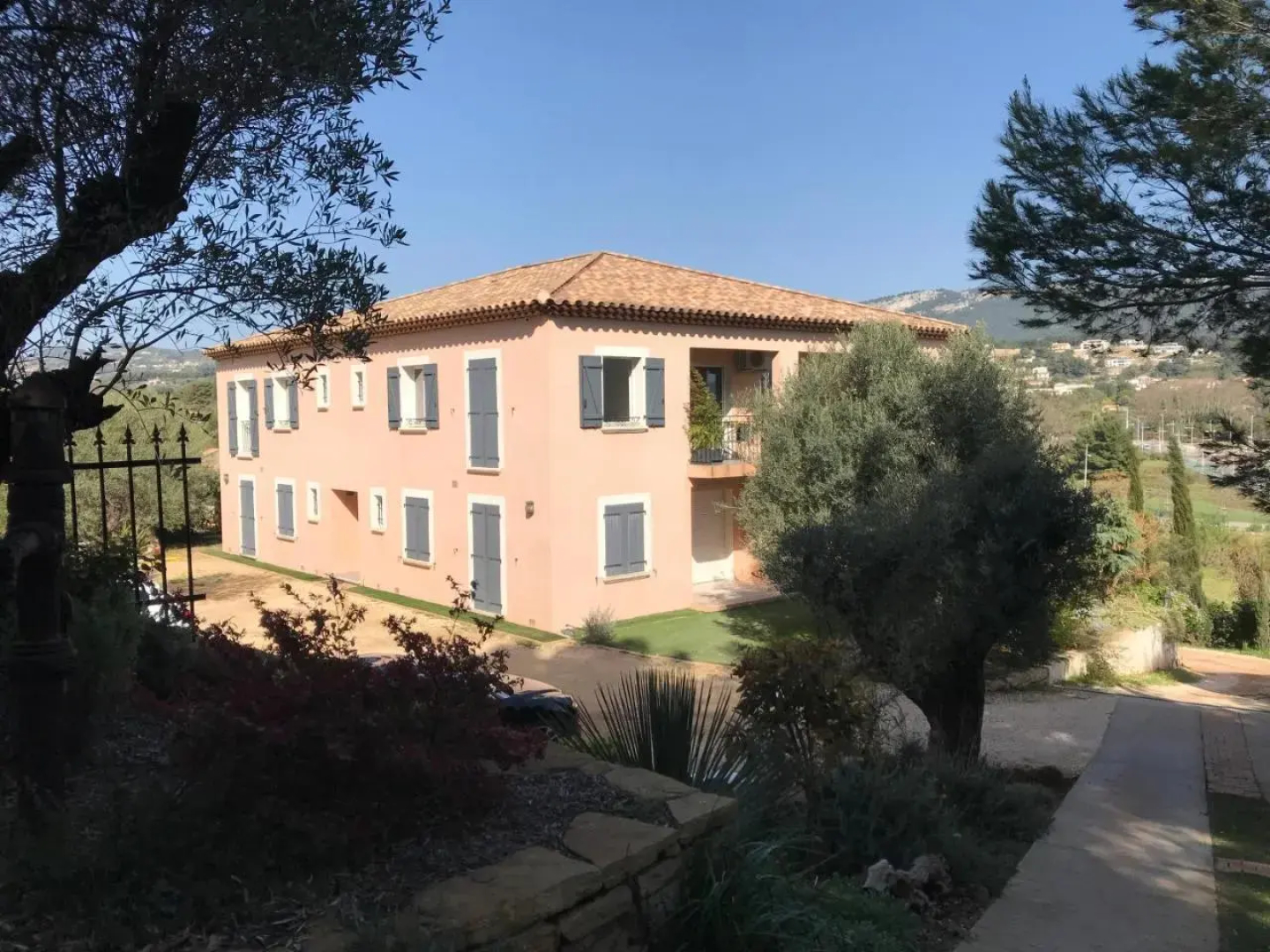 T2 40m2 Ollioules, la Nature, a 10 Mins Des Plages