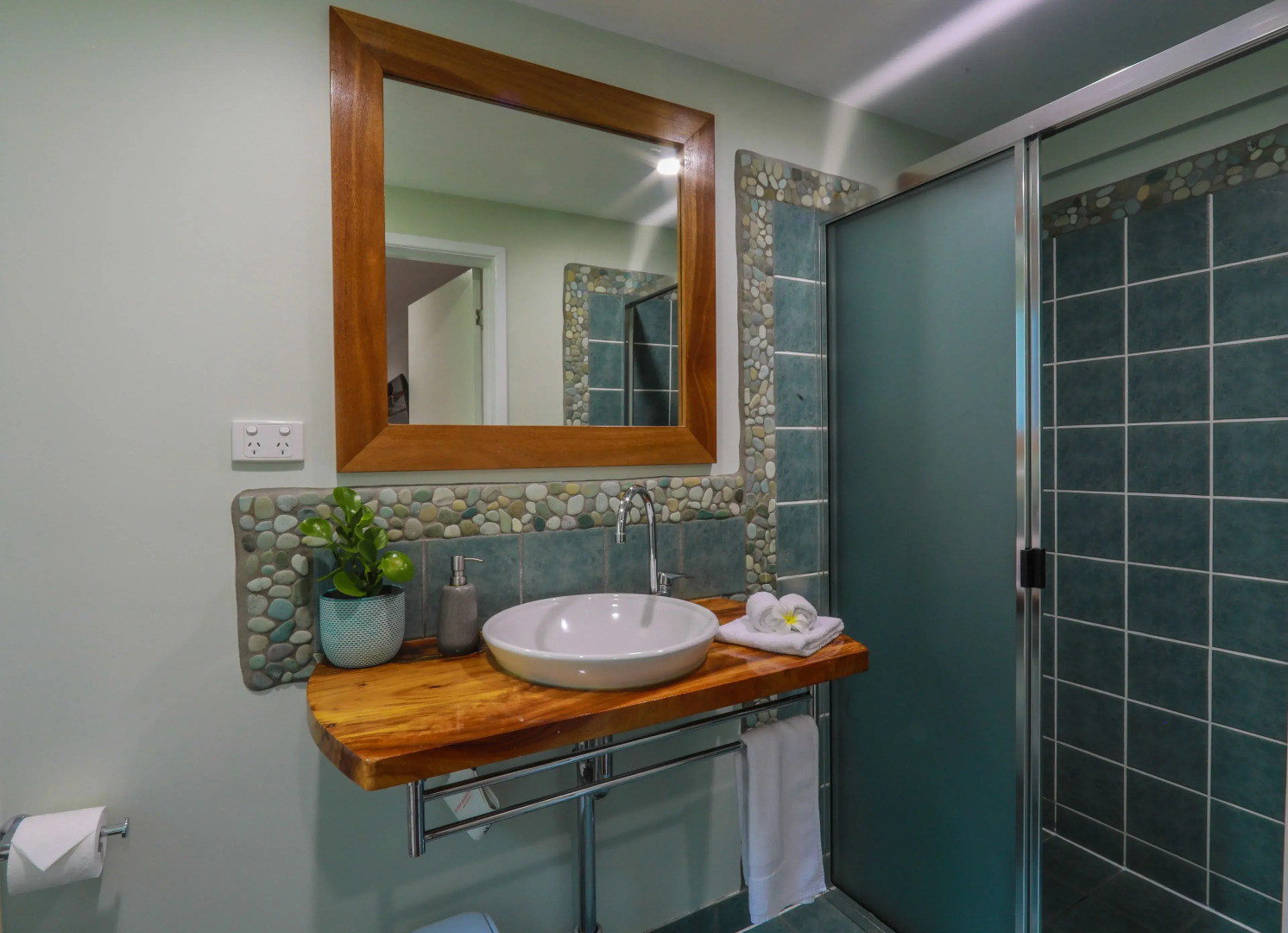 Whitsunday Organic Bed & Breakfast