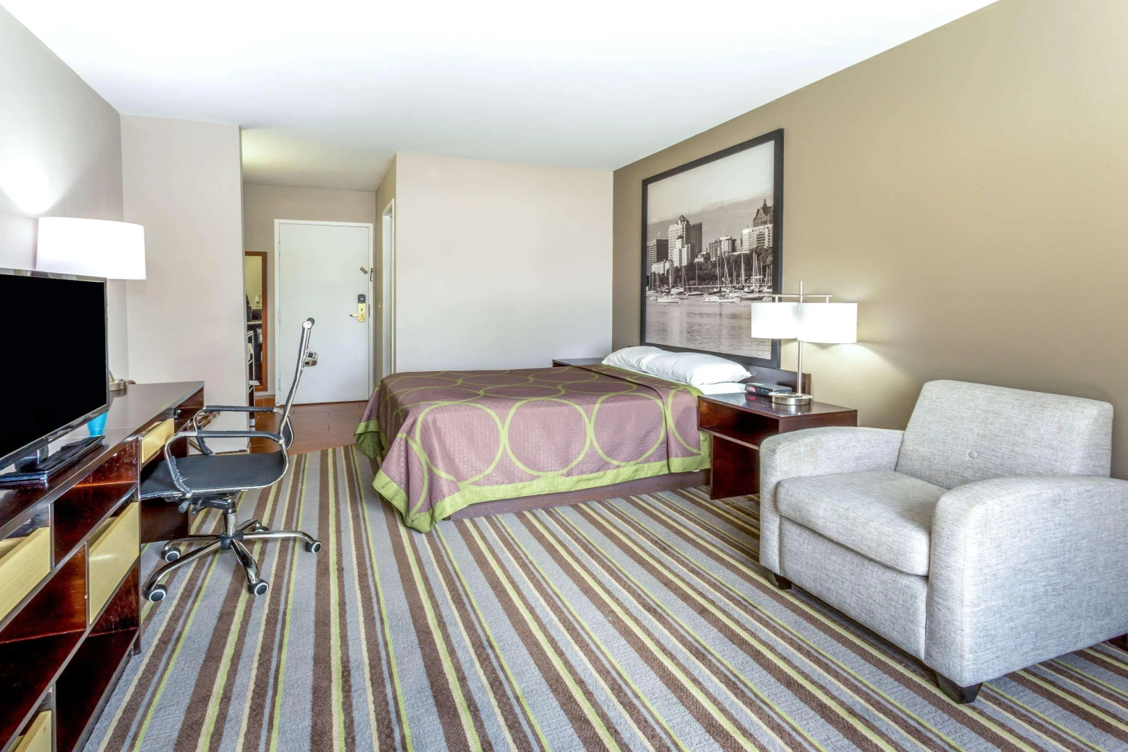 Delavan Inn and Suites