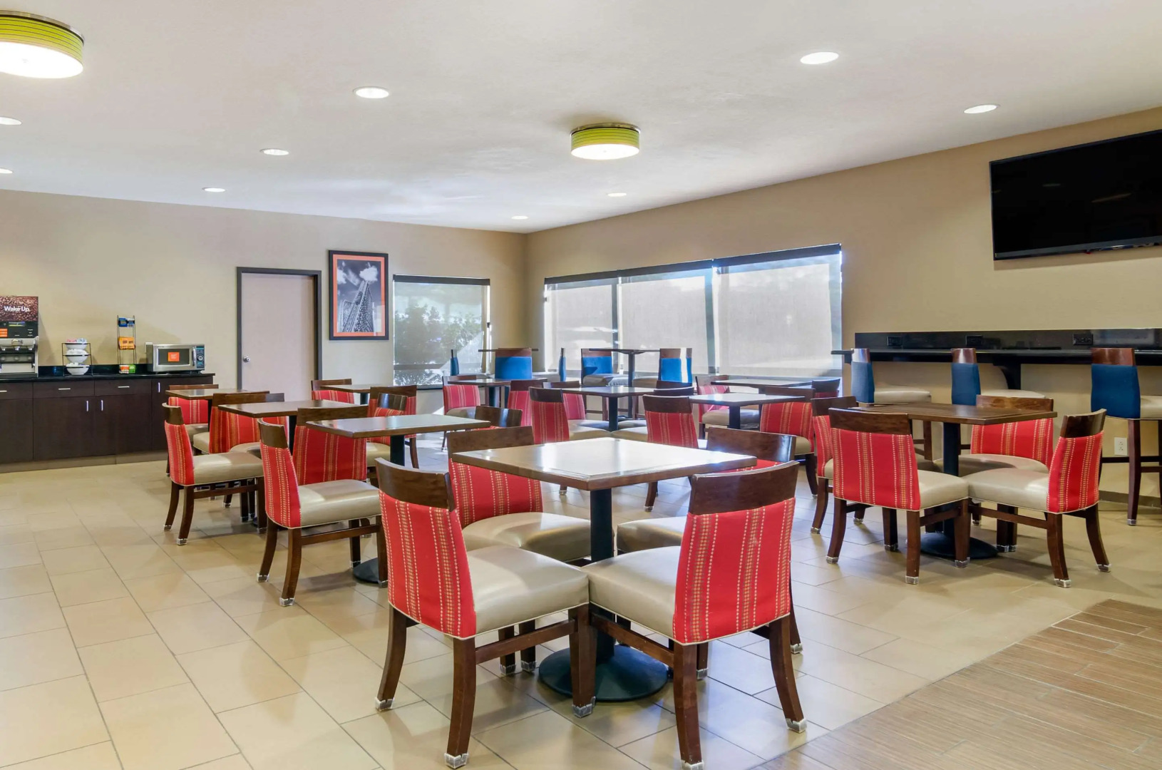 Comfort Inn & Suites Kansas City - Northeast
