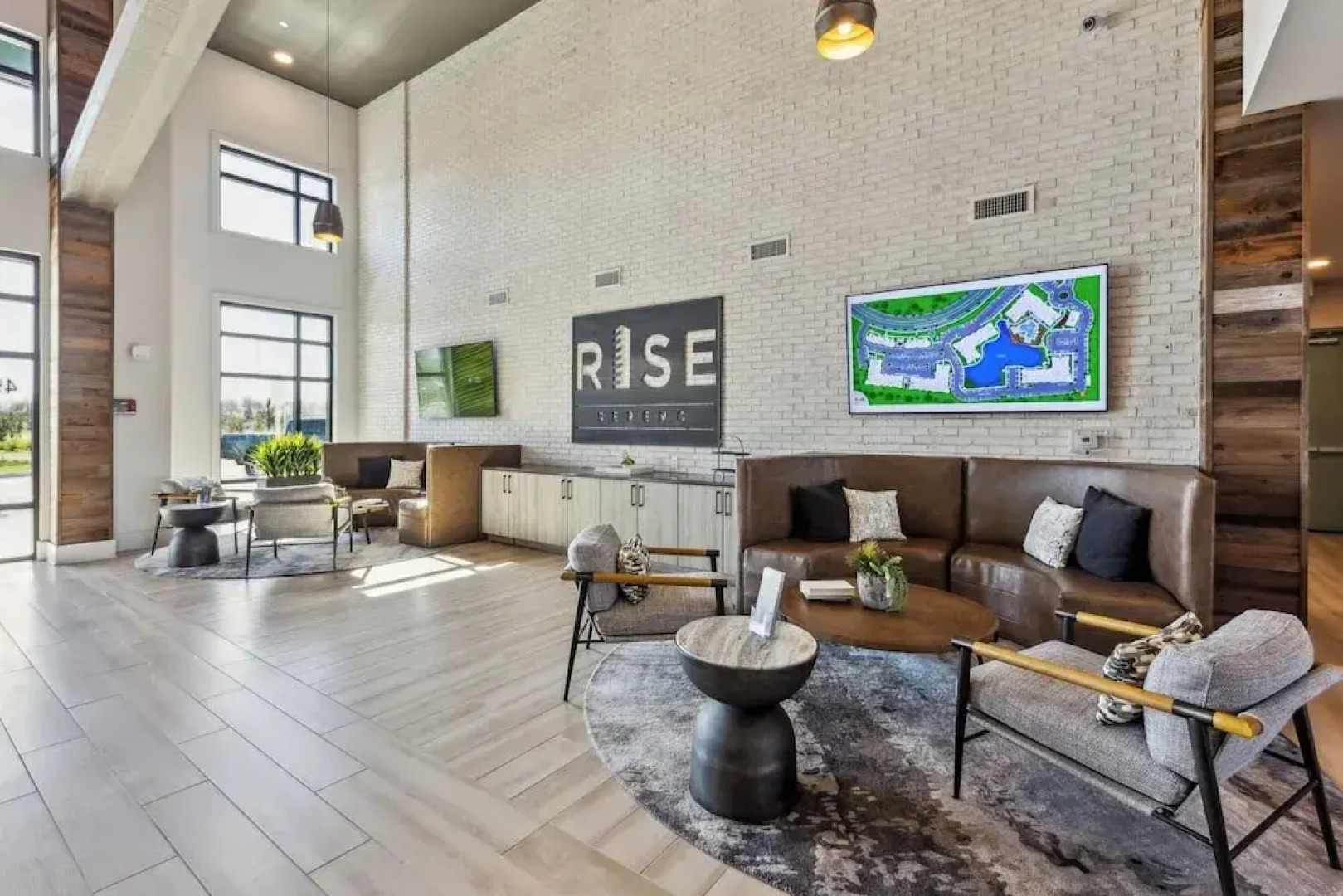 Landing Apartments near Sun City Center and Riverview