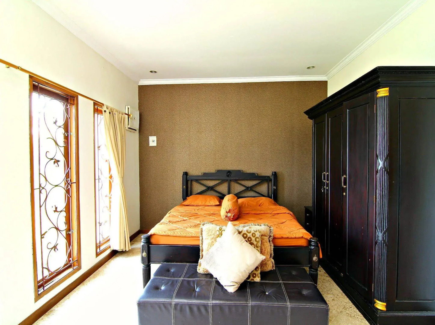 De Bukit Dago Villa by HouseinBandung