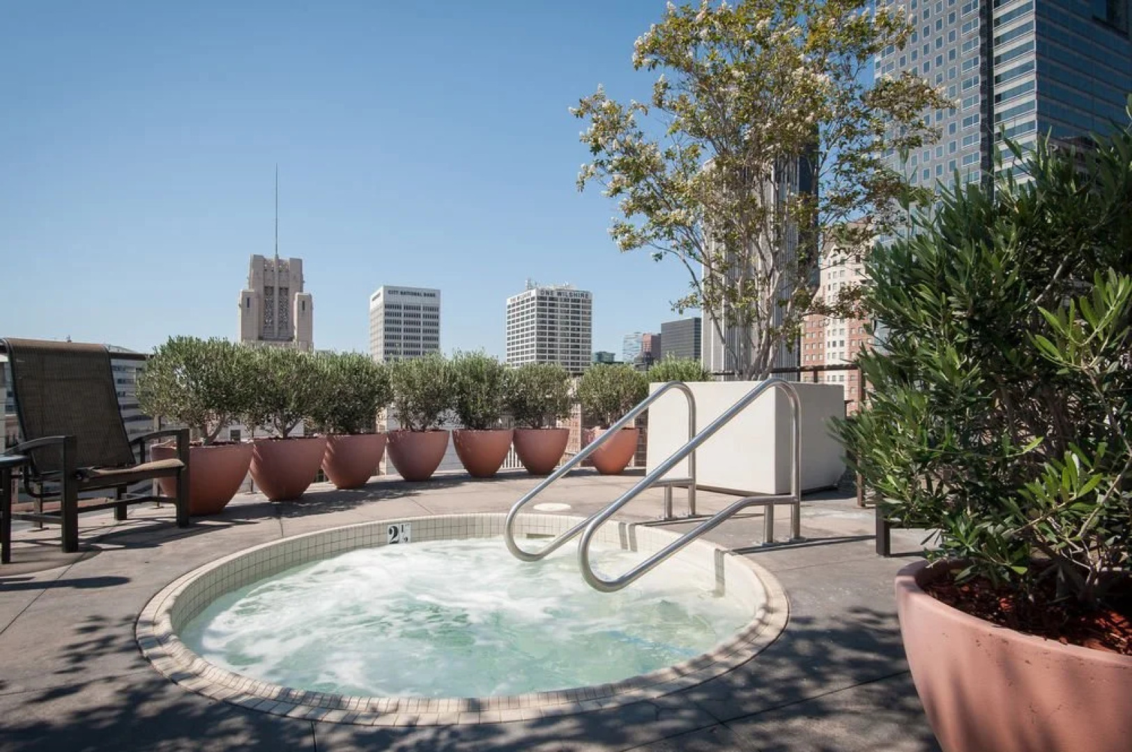 Sunshine Suites At 417