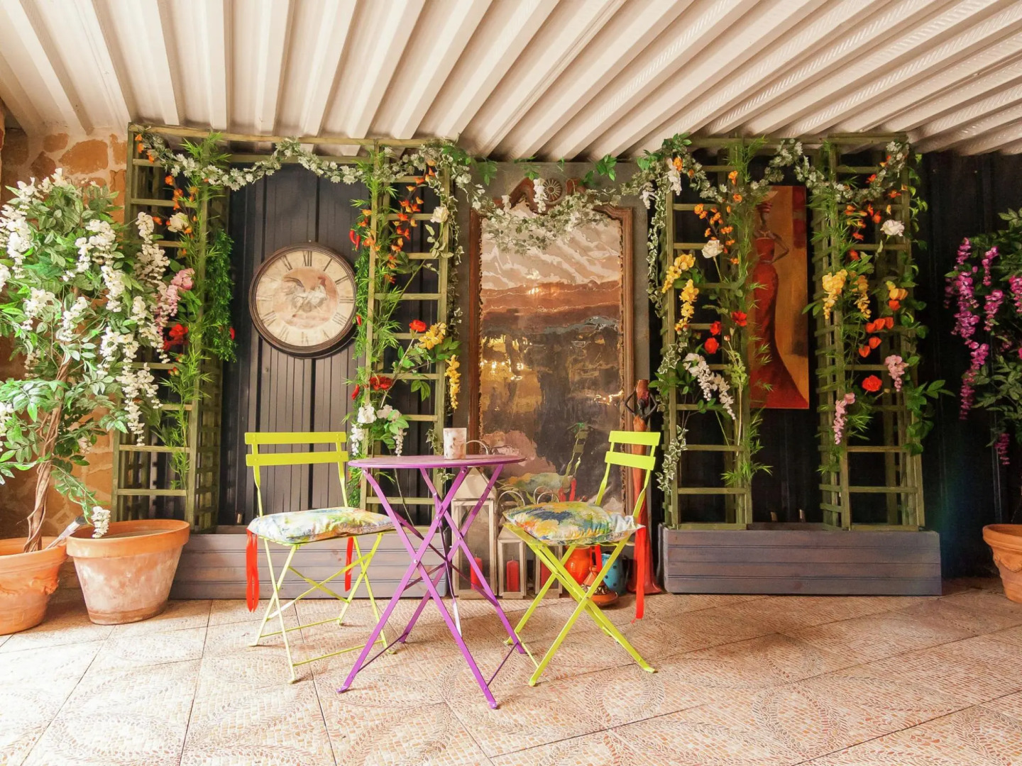 Elegant Holiday Home in Coubjours with heated pool and sauna