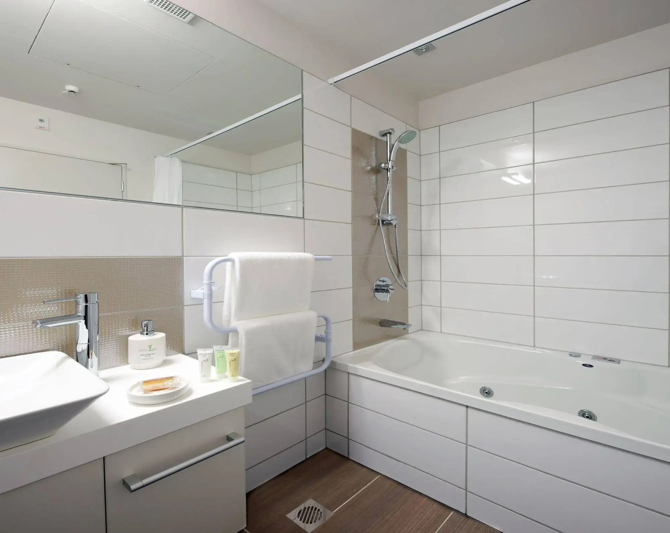 Century Park Motor Lodge