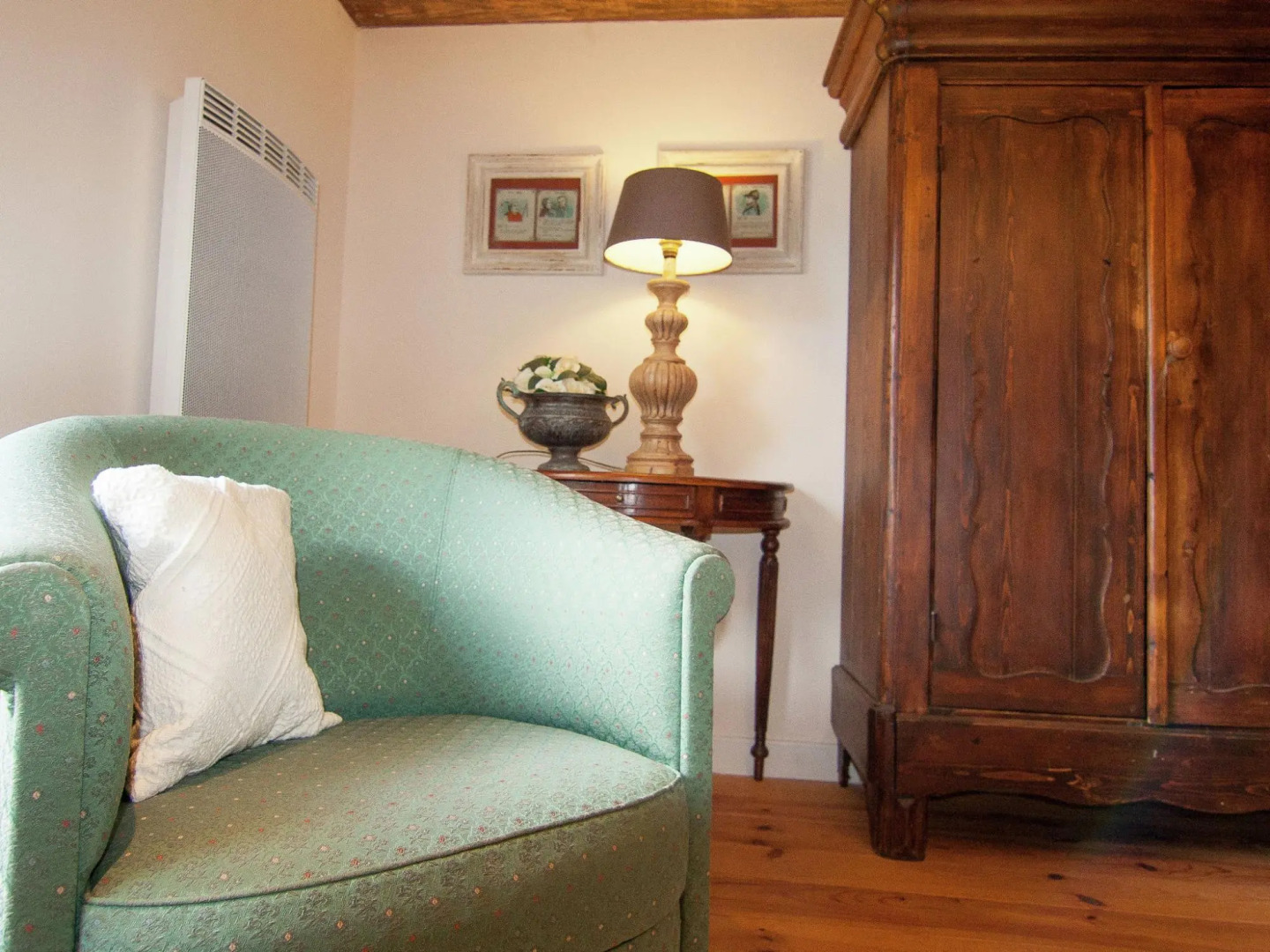 Spacious Cottage Suitable for Disabled on an Estate With a Heated Pool