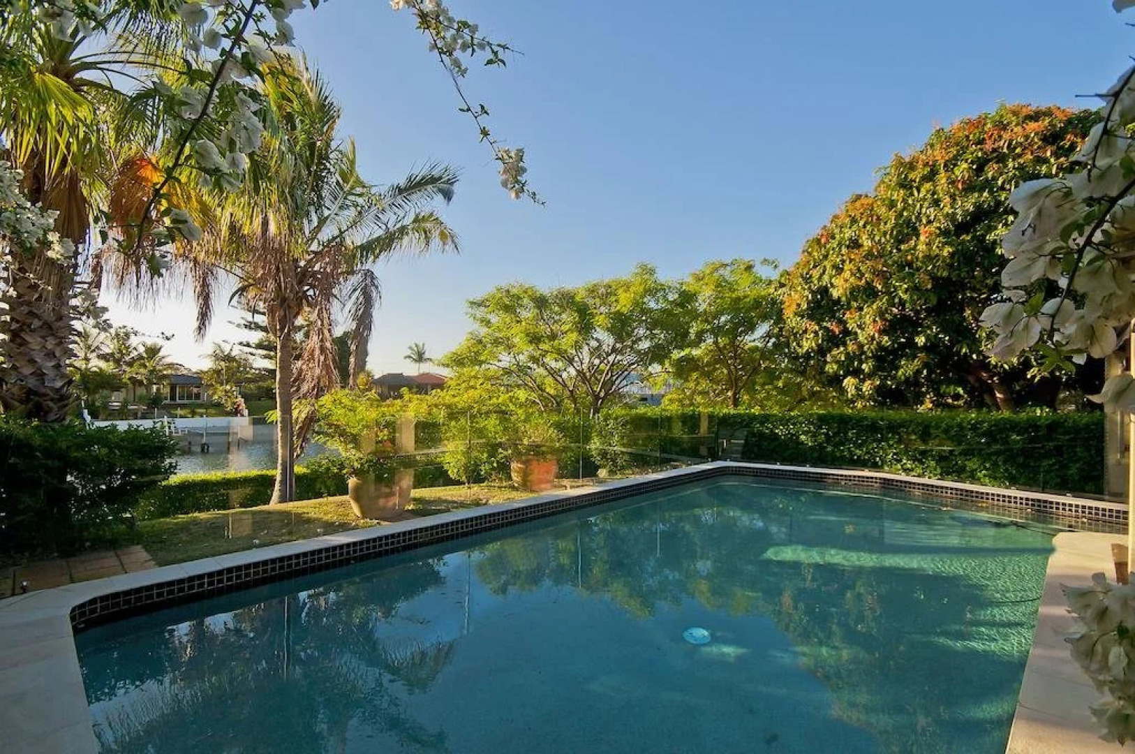 Bal Harbour Broadbeach Waters Holiday Home