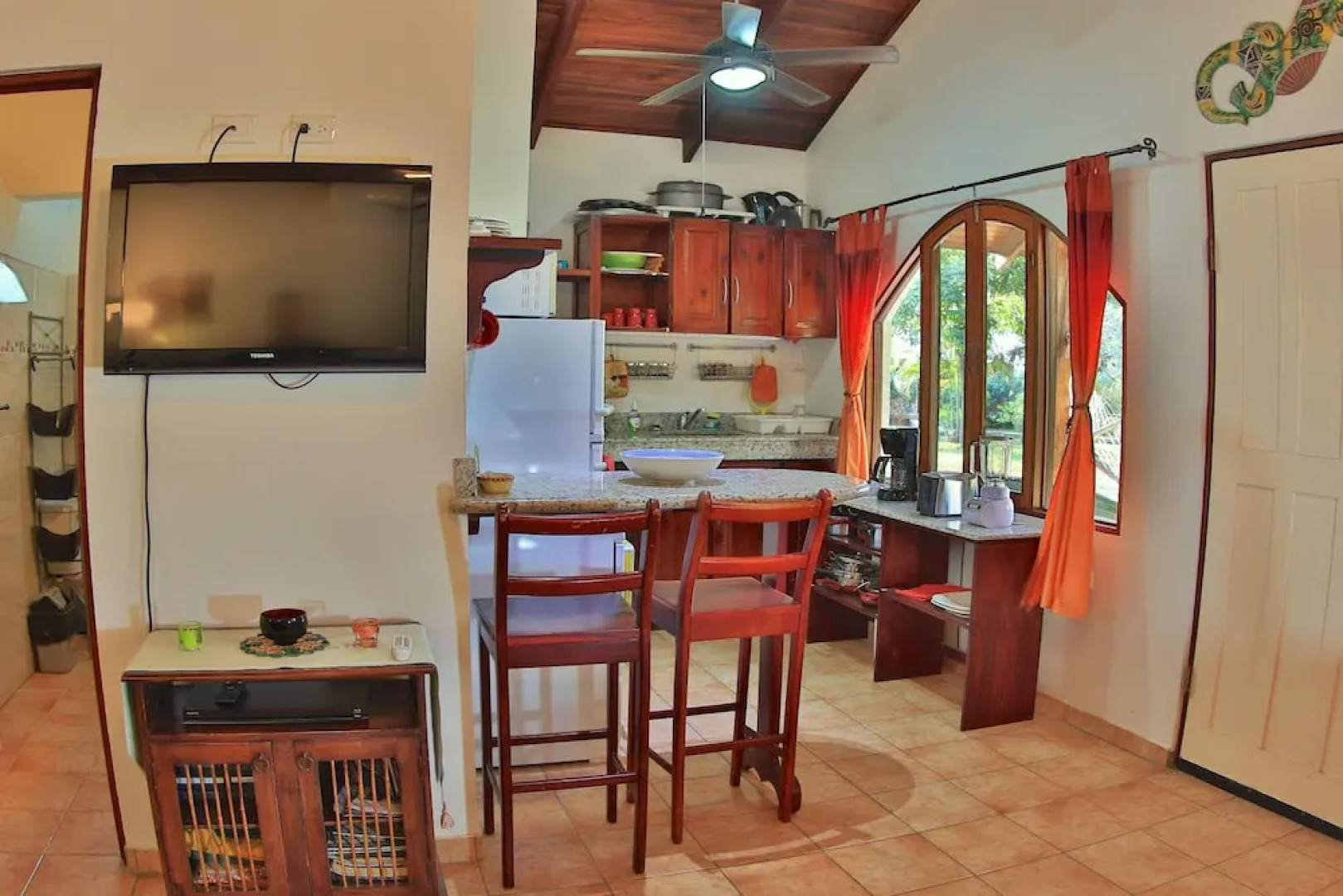 Charming 2 Bdrm Tuscany-style Villa