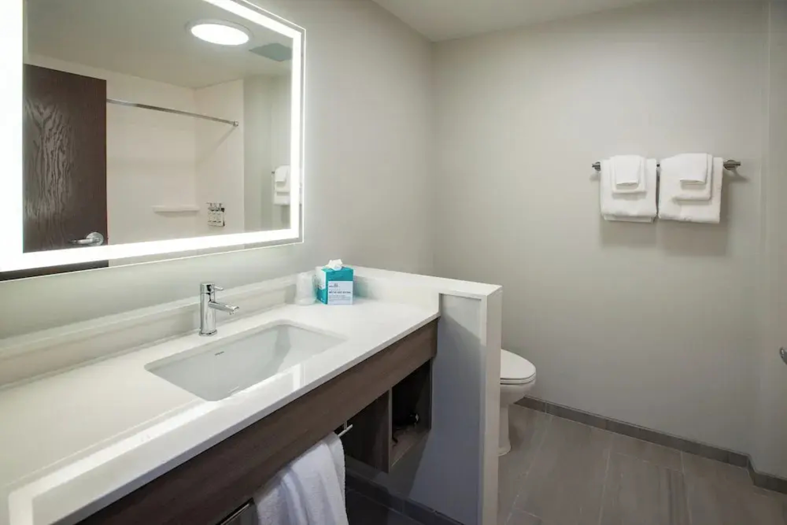 Holiday Inn Express & Suites Pensacola Airport Nor