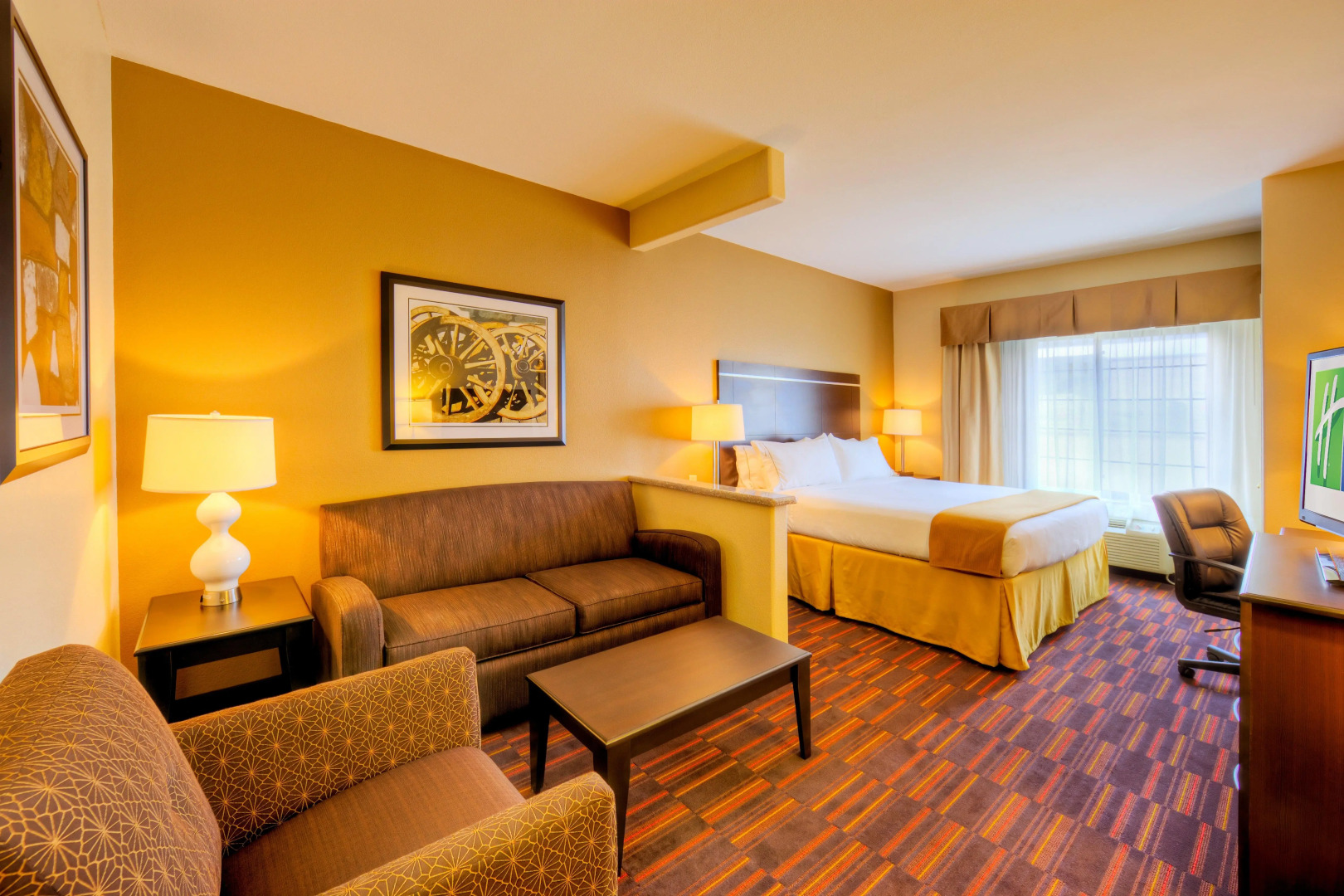 Holiday Inn Express & Suites Granbury by IHG