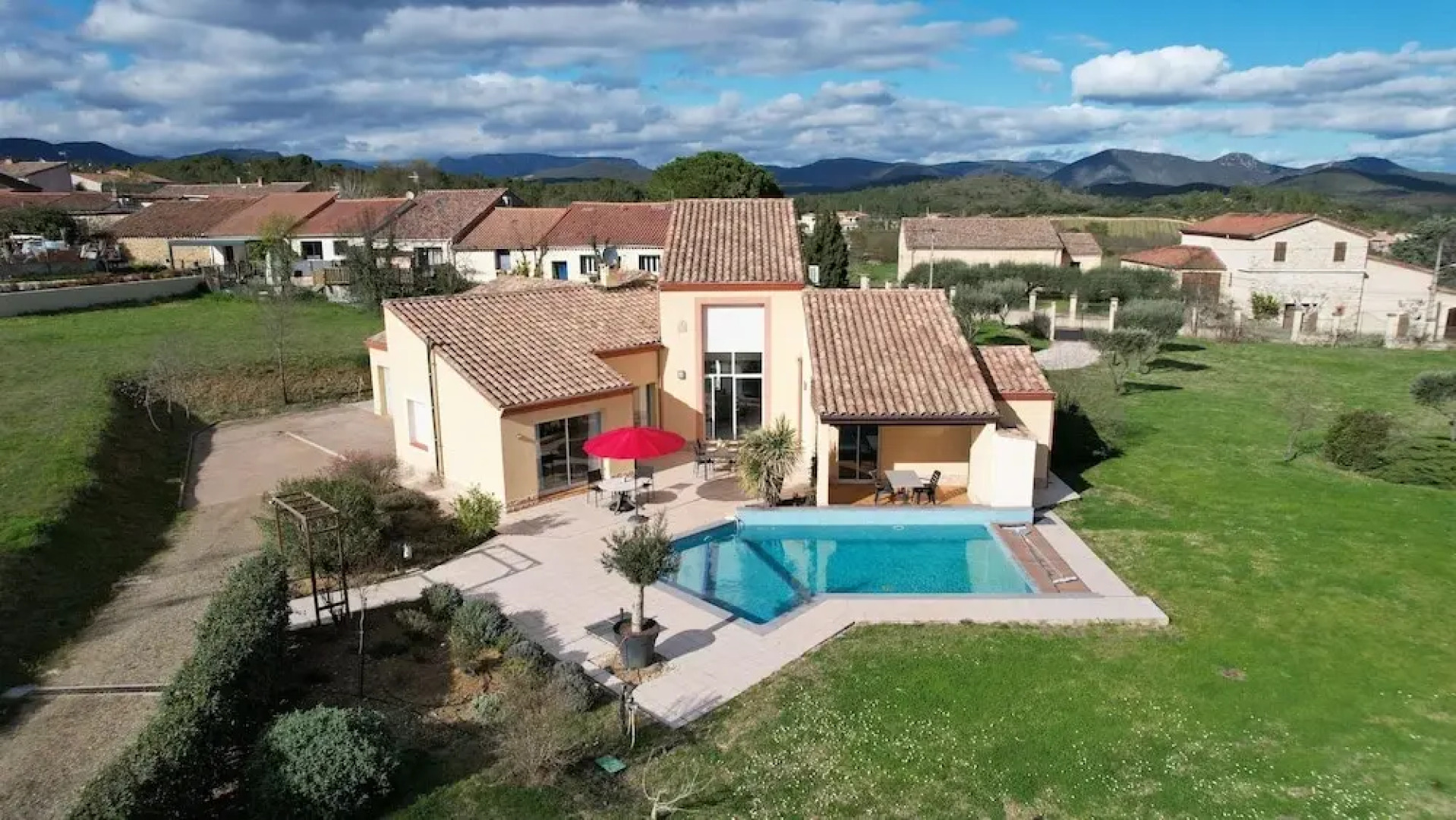 Villa in France With Private Pool & Garden