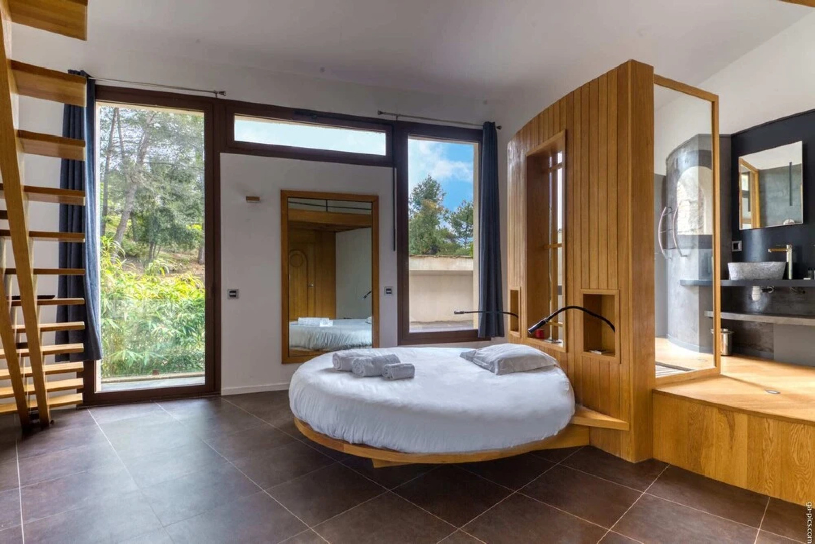 Fantastic Villa With Swimming Pool - 15min TO Mont