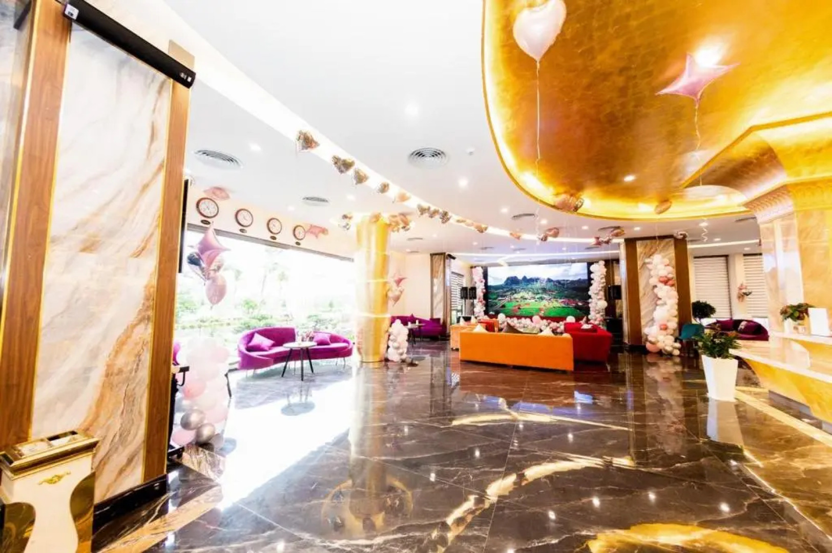 Diamond Hotel Van Đon