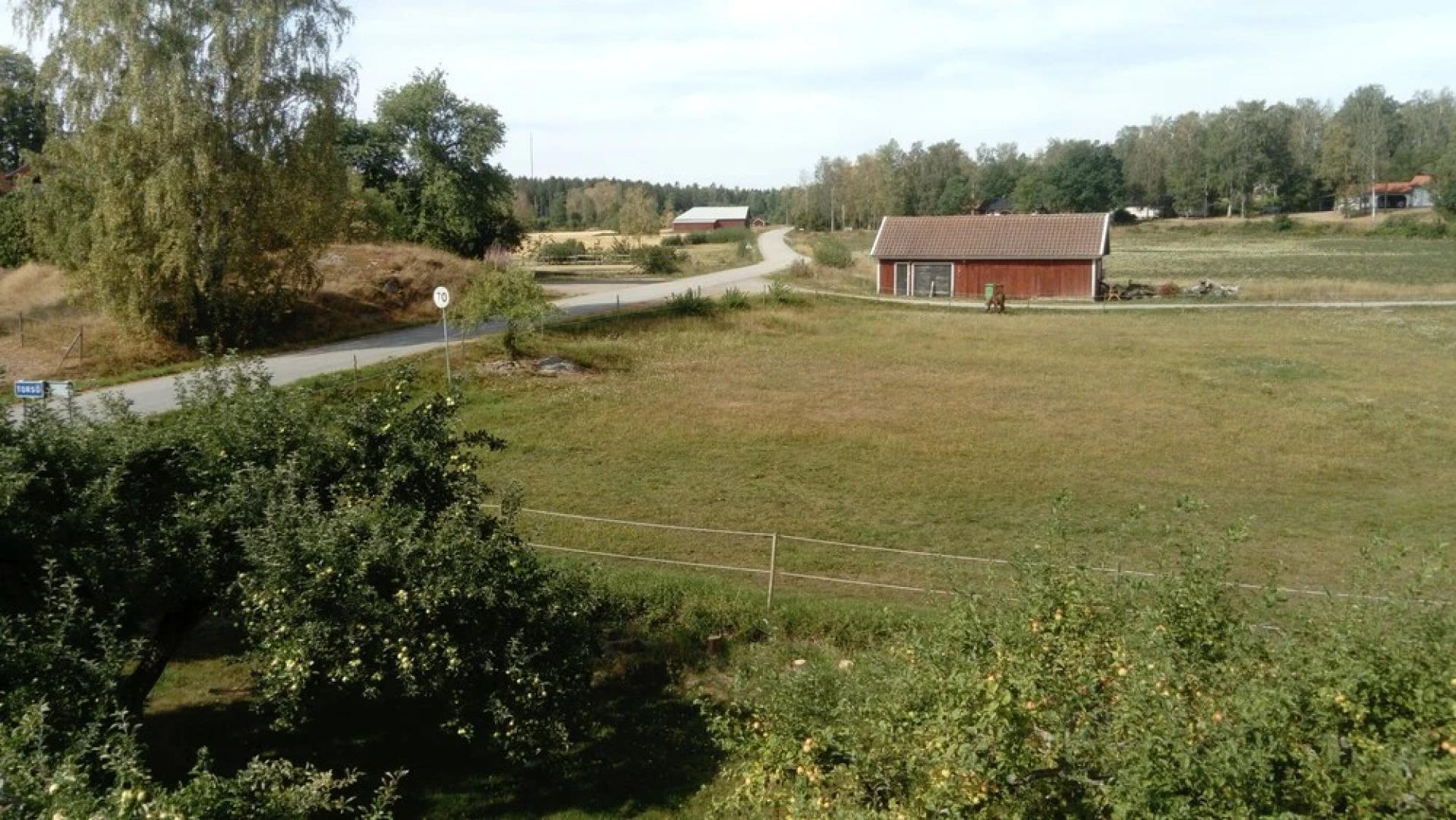 Charmig villalägenhet 150 meter från Vänerns strand
