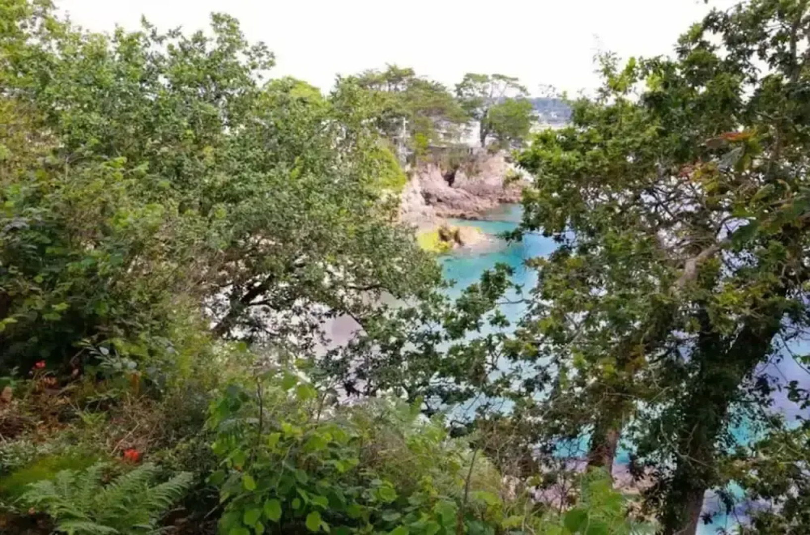 Superb Villa With sea View Near the Beach