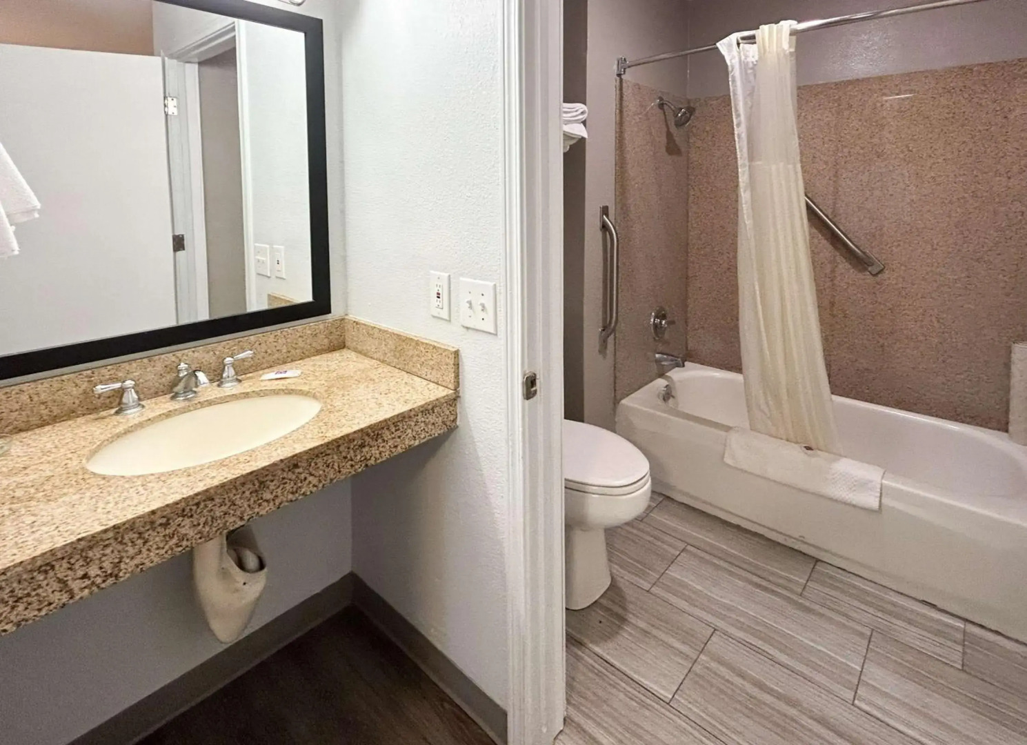 Econo Lodge Vancouver