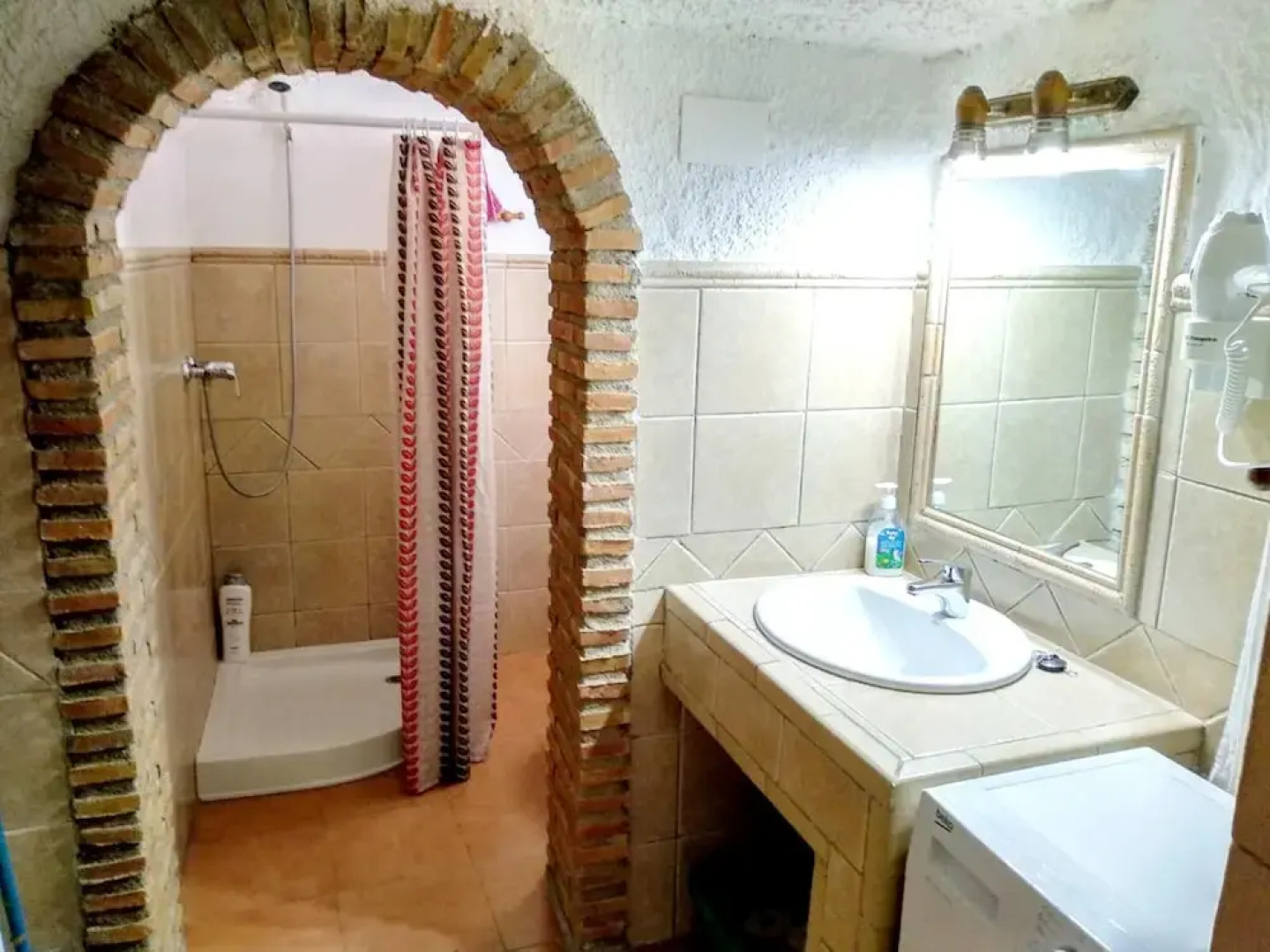 House With 4 Bedrooms in Cortes y Graena, With Wonderful Mountain View - 89 km From the Slopes