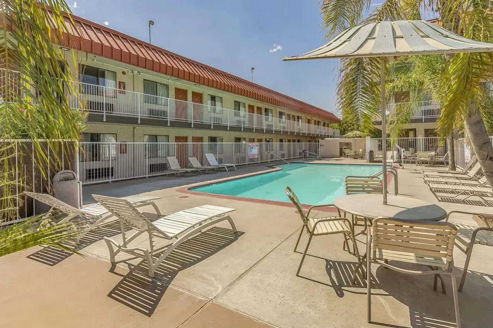 Motel 6 Fresno, CA - Yosemite Hwy