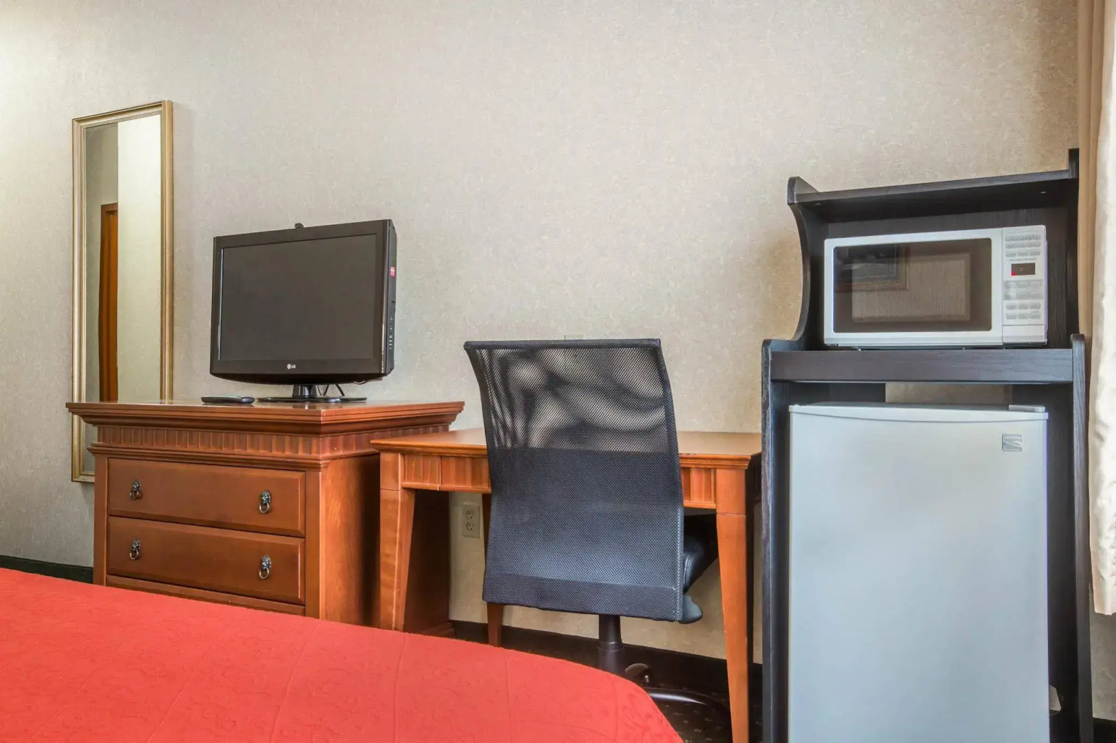 Econo Lodge Glens Falls / Lake George