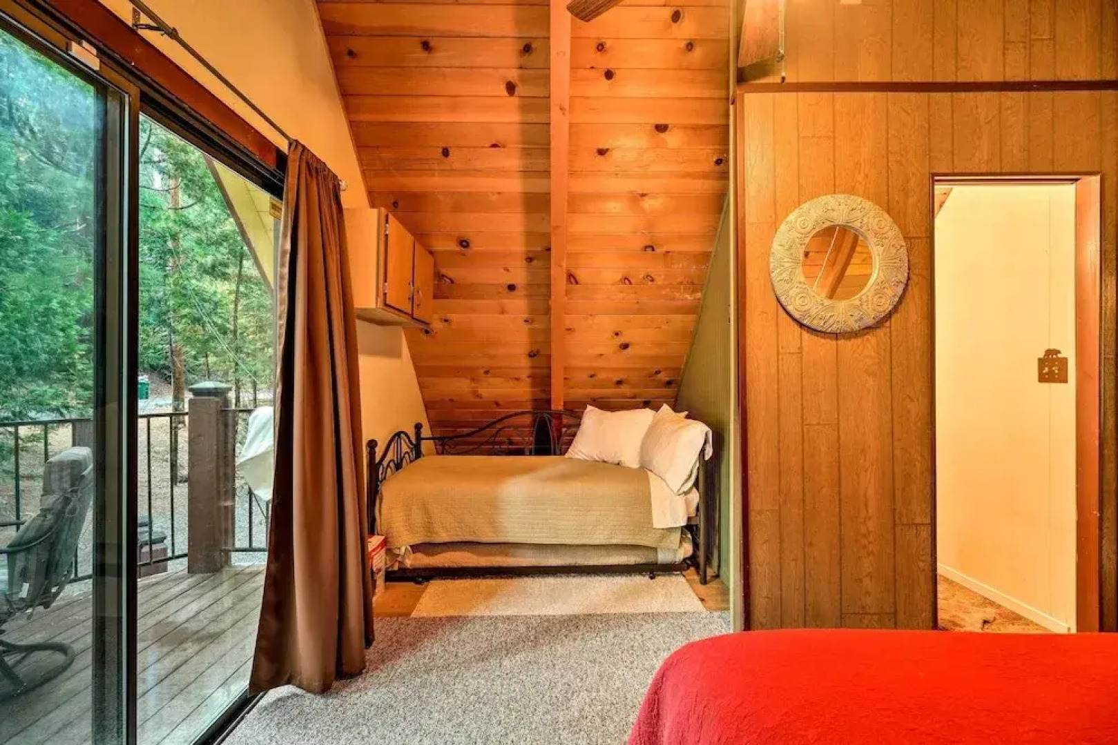 Twain Harte Mountain Cabin w/ Deck - 3 Mi to Dtwn