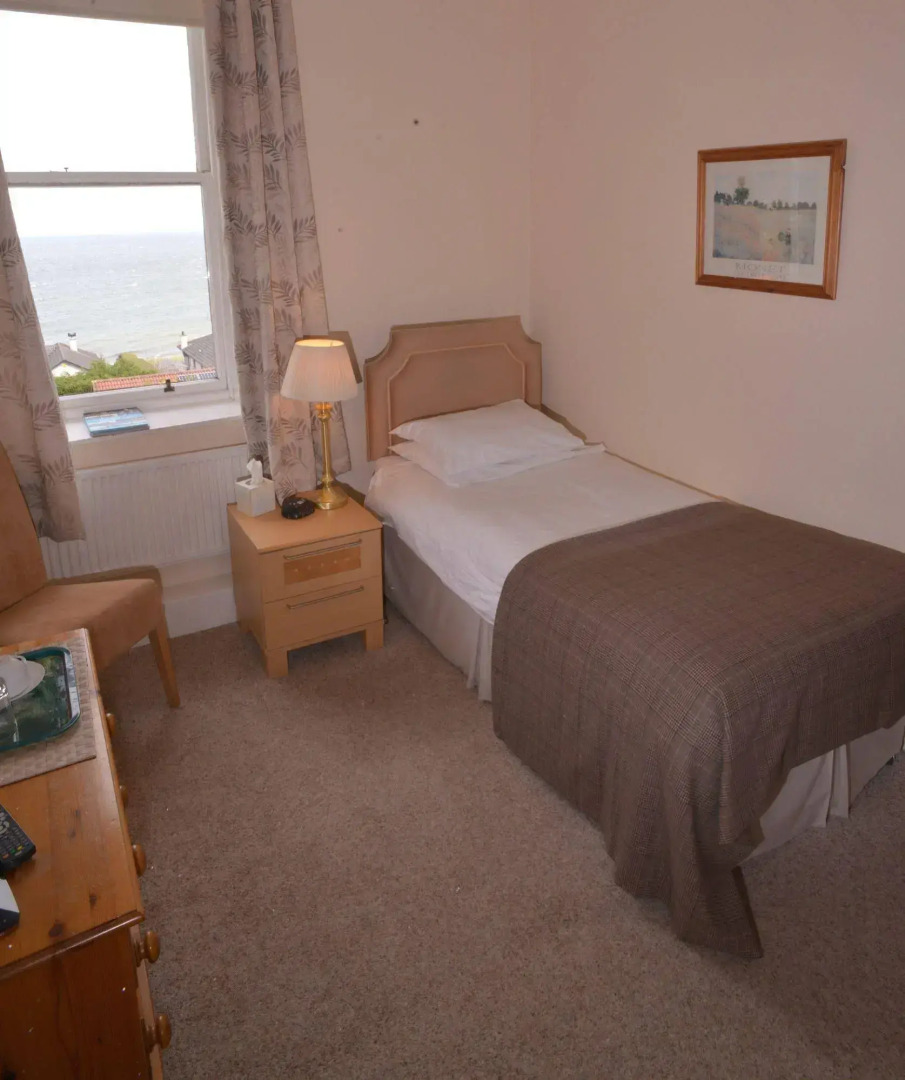 Invernairne Guest House